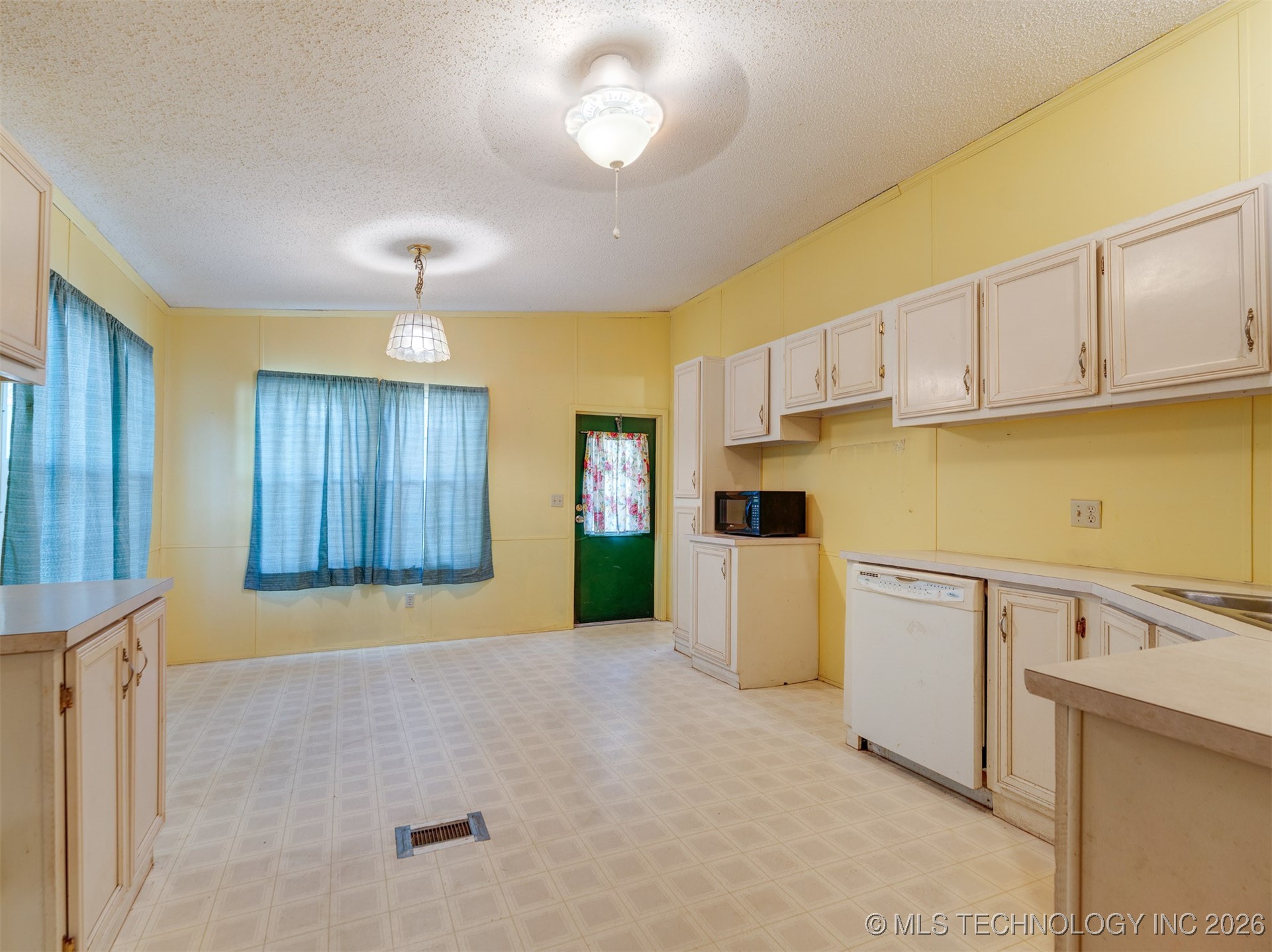 24613 E Lakeview Road Property Photo 41