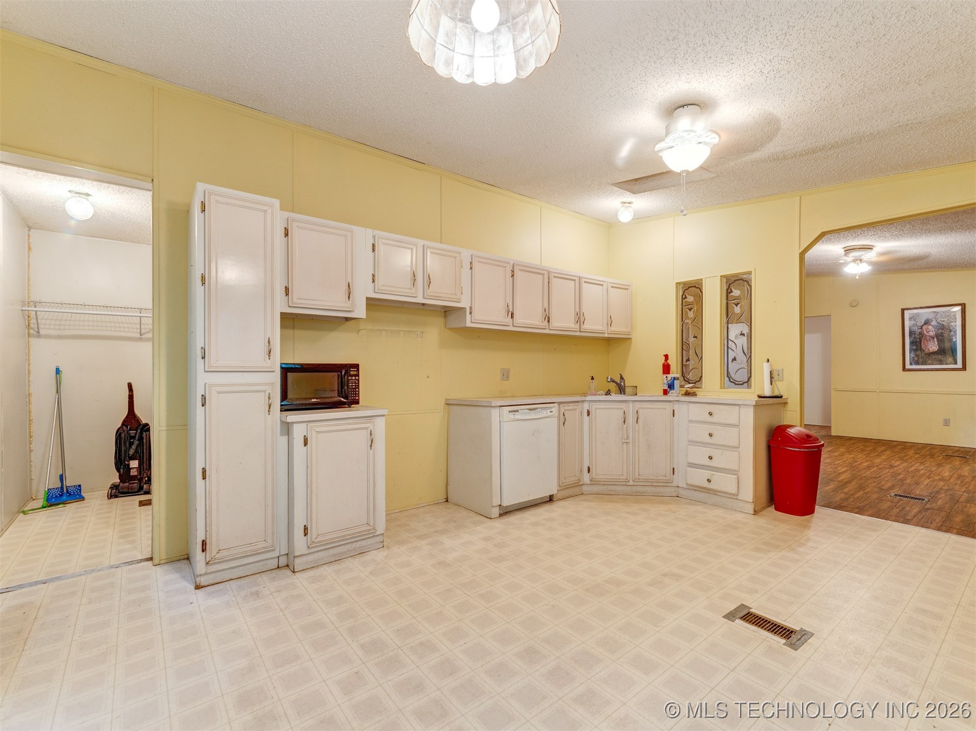 24613 E Lakeview Road Property Photo 42