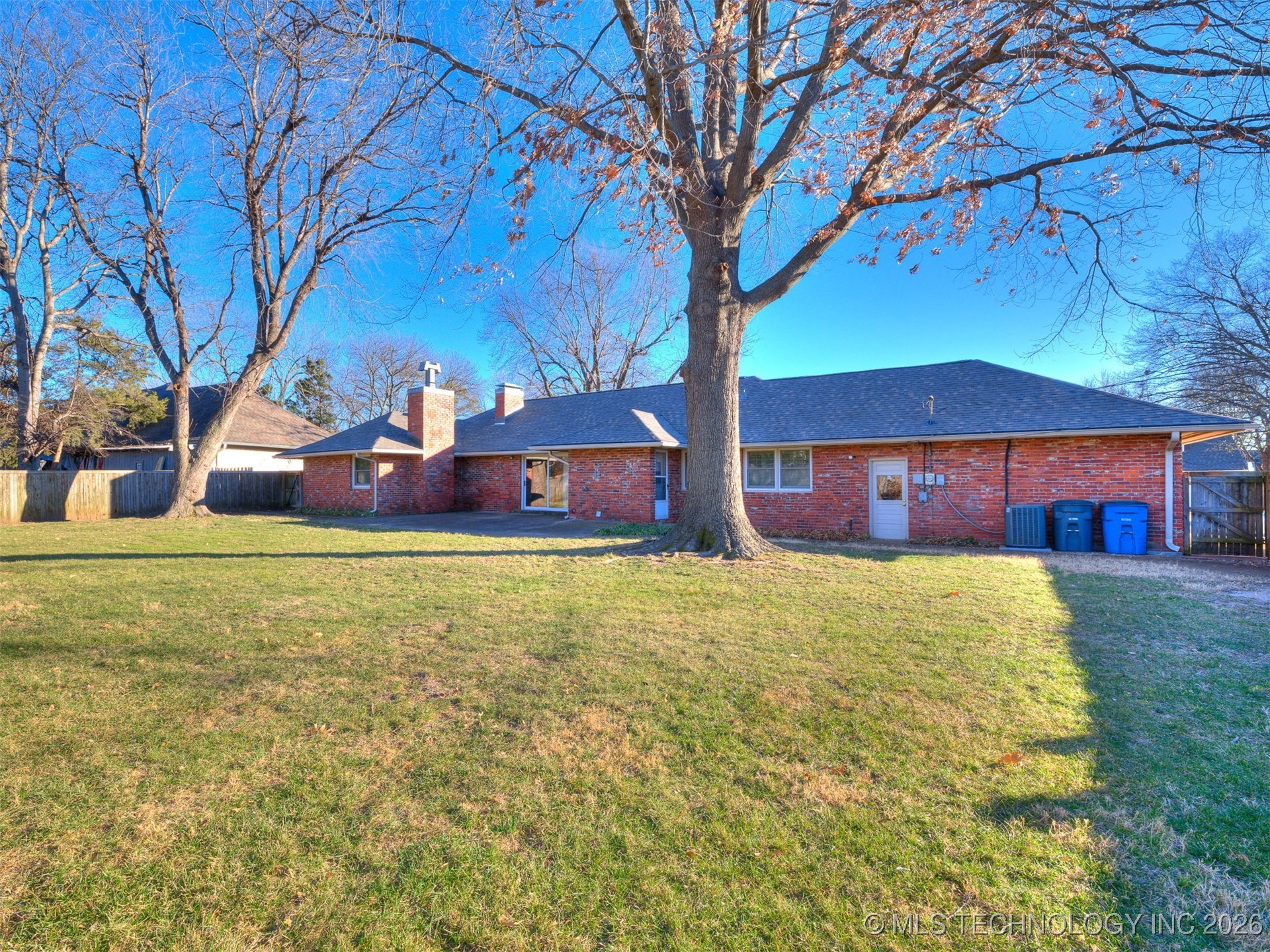 3759 E 46th Place Property Photo 4