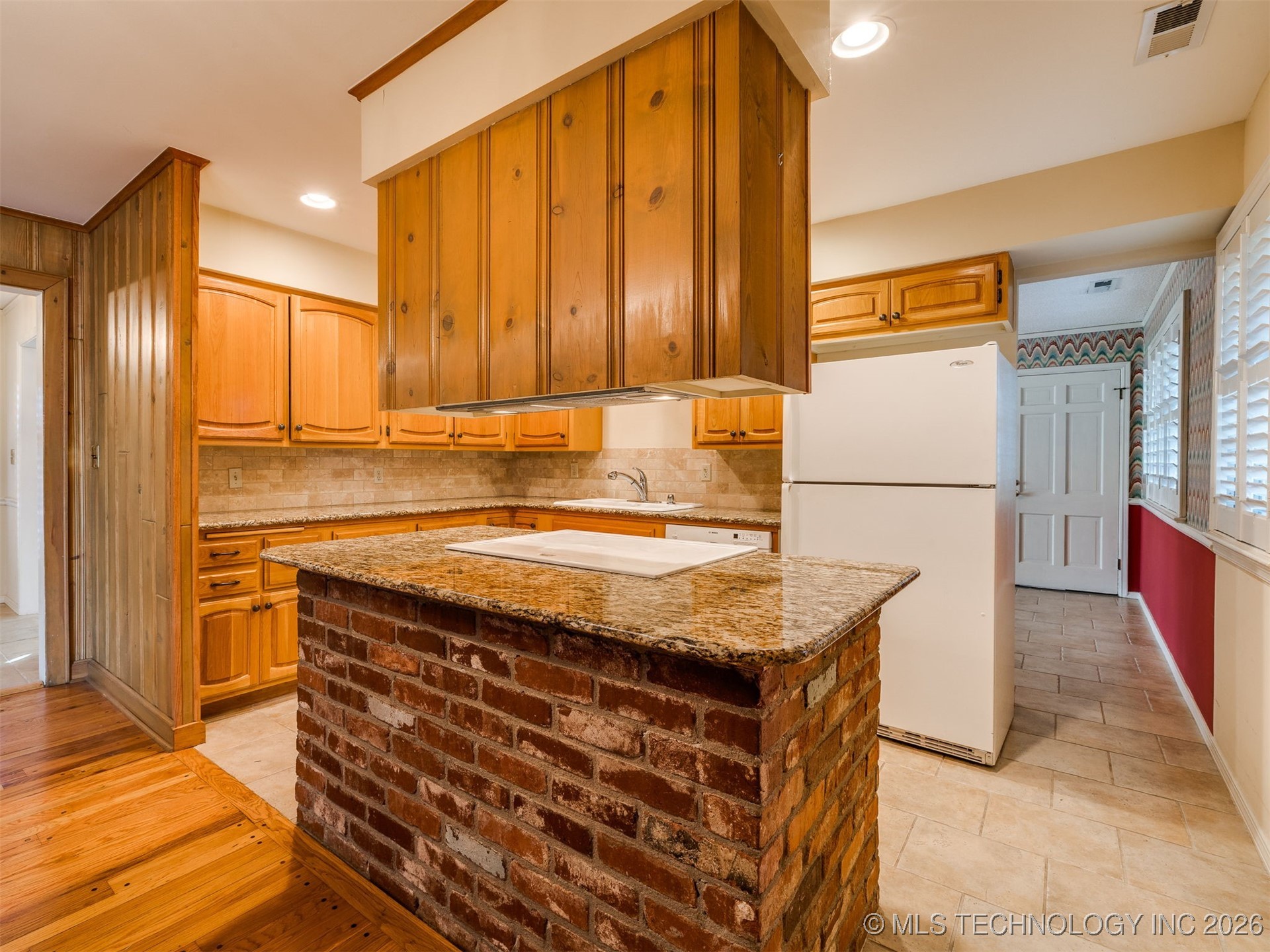 3759 E 46th Place Property Photo 13