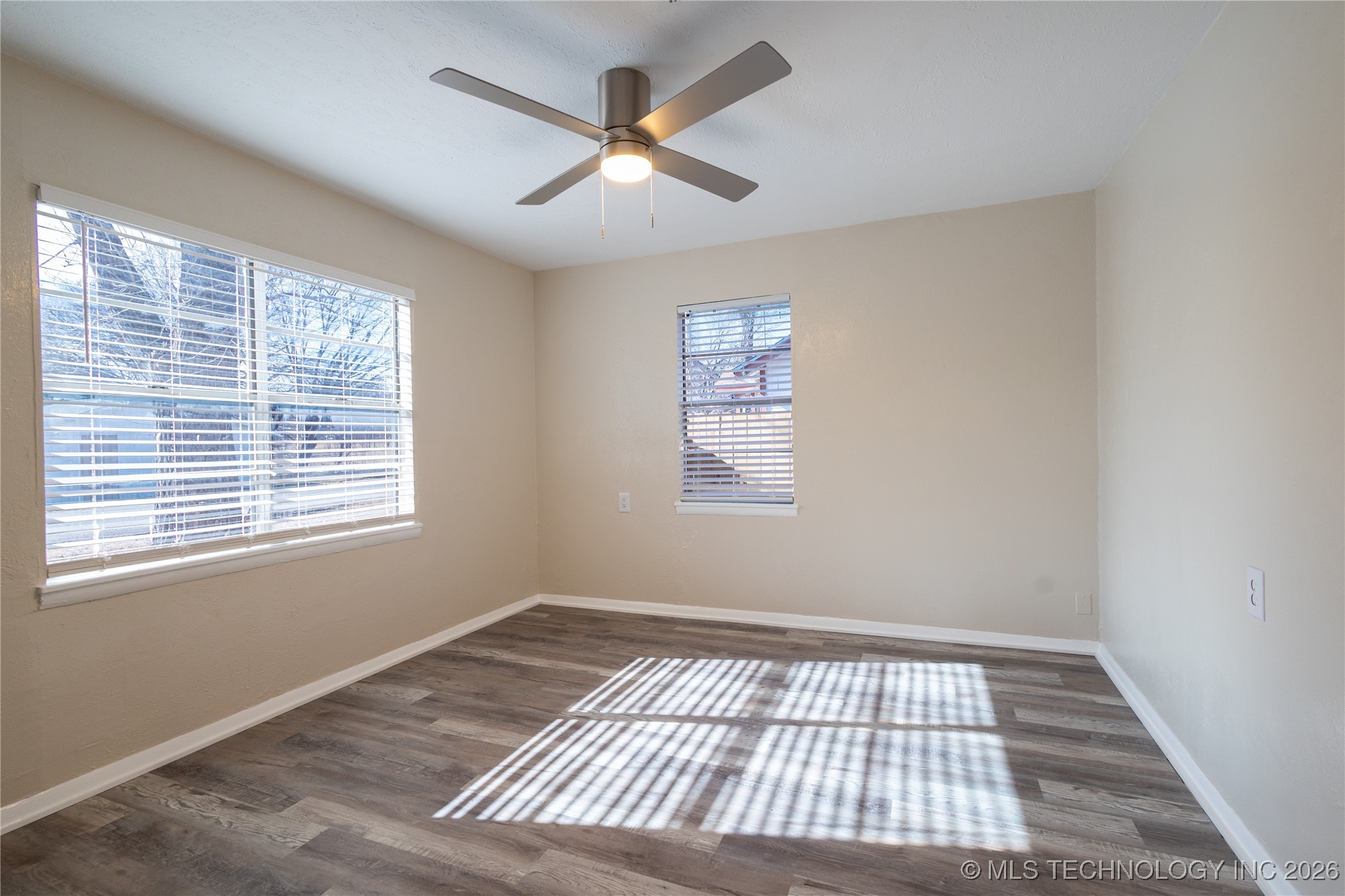 1012 W Tulsa Property Photo 7