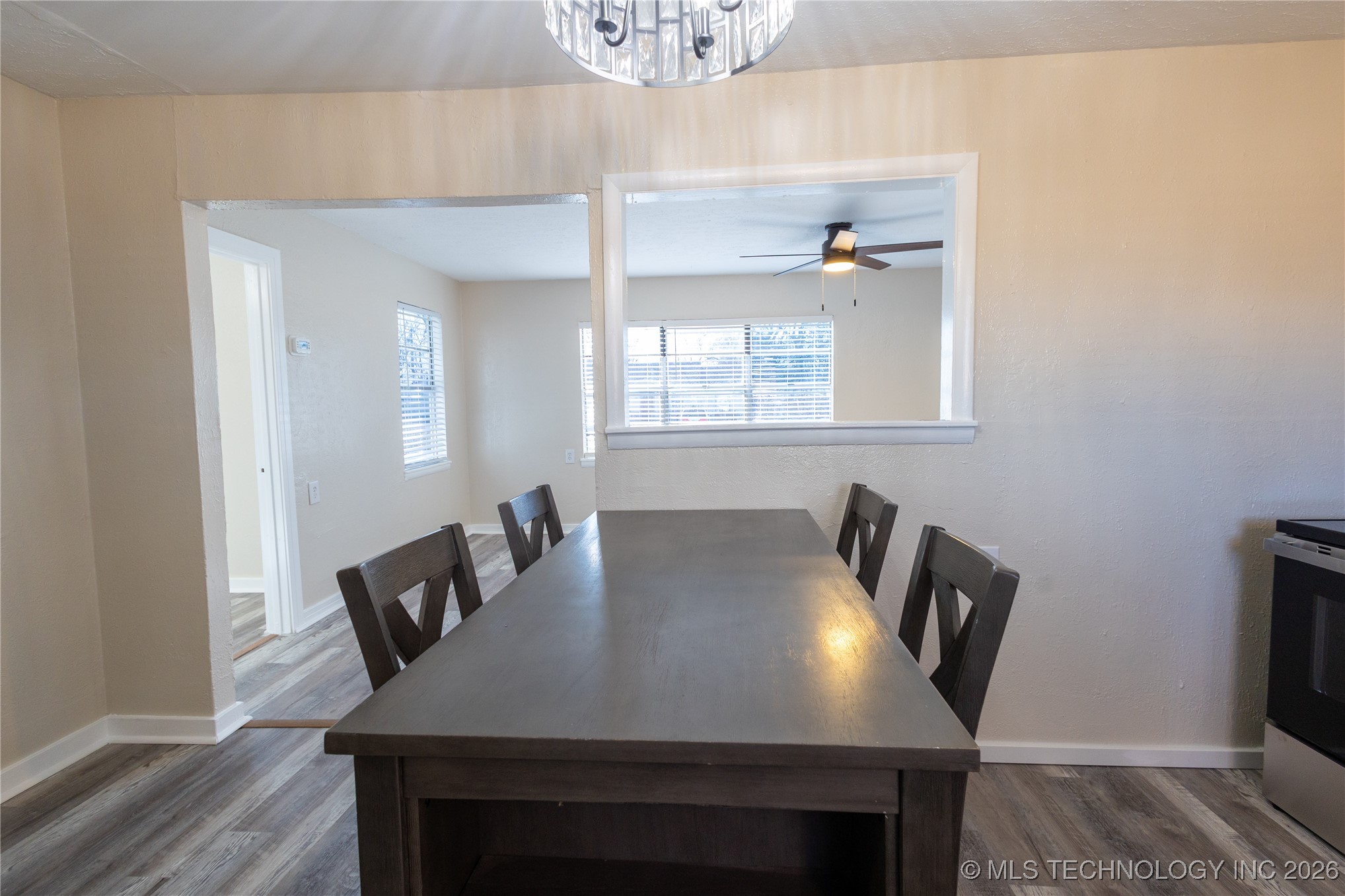 1012 W Tulsa Property Photo 12