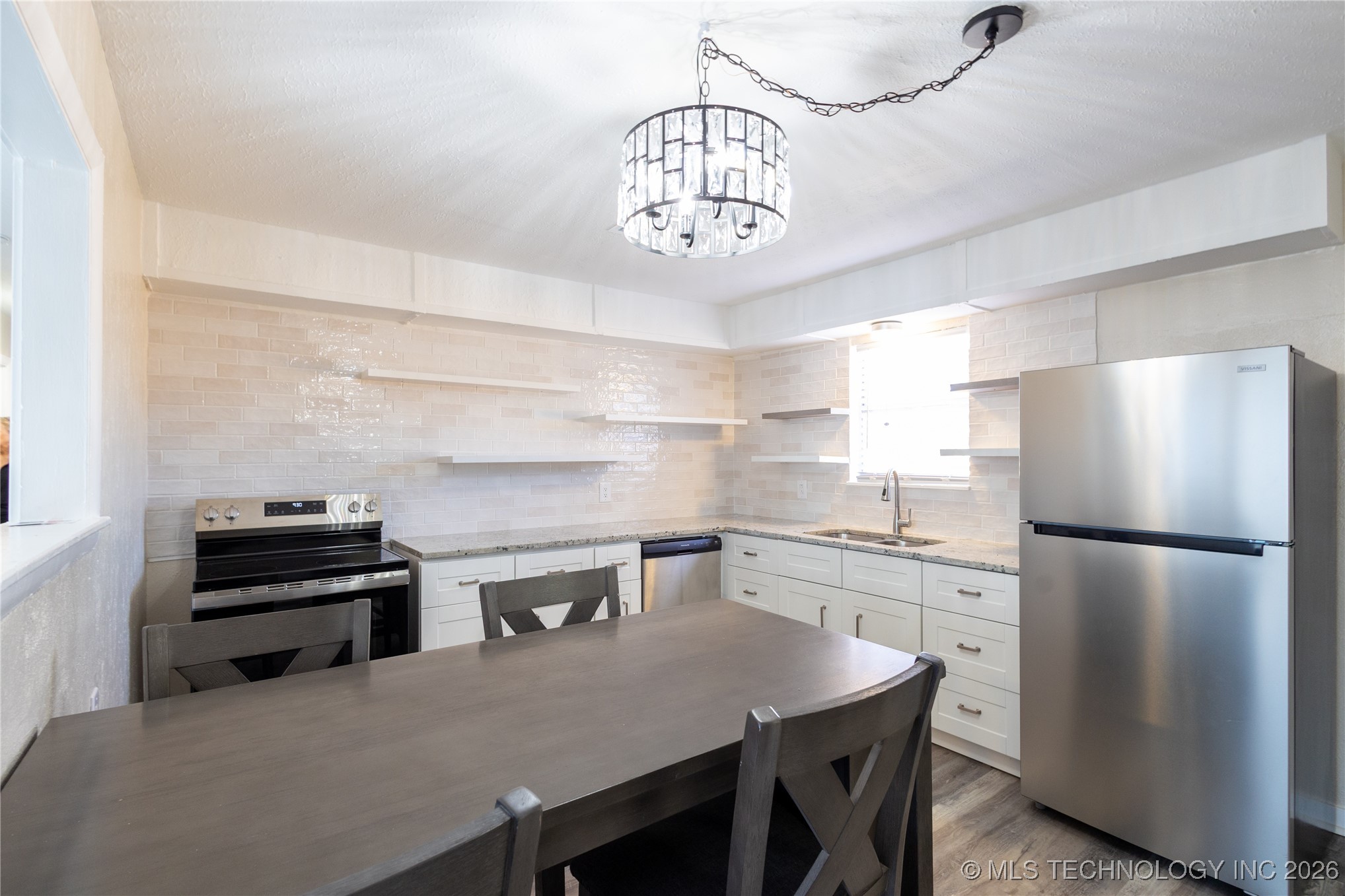 1012 W Tulsa Property Photo 21