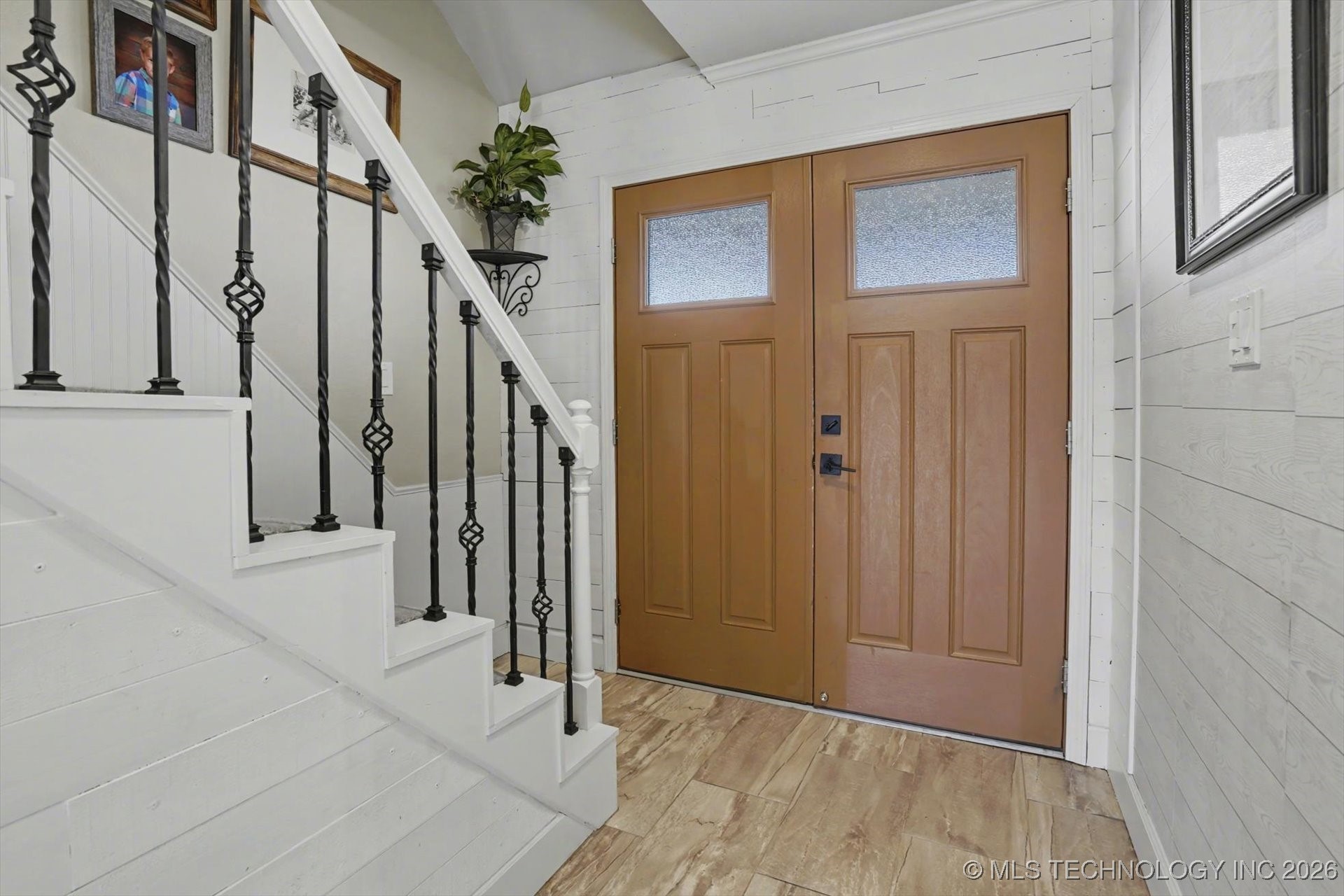 1712 Valley Road Property Photo 5