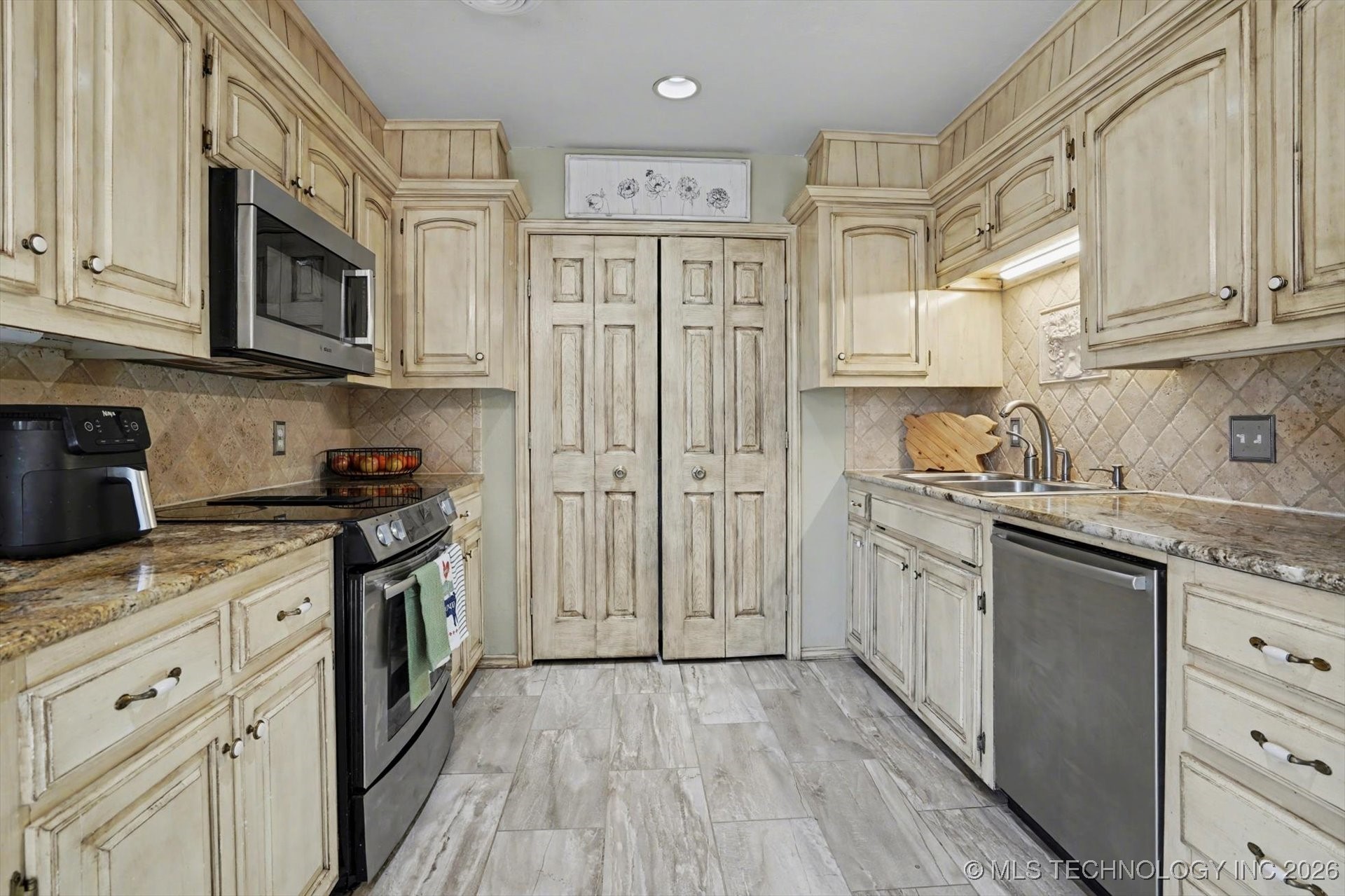 1712 Valley Road Property Photo 11