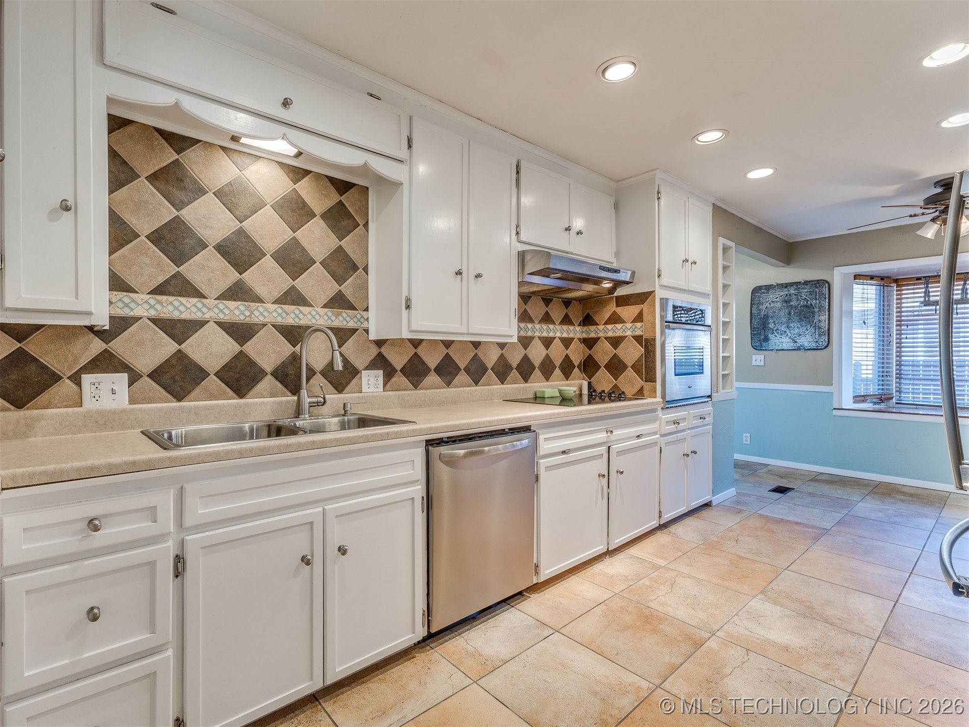 1568 E 60th Street Property Photo 14