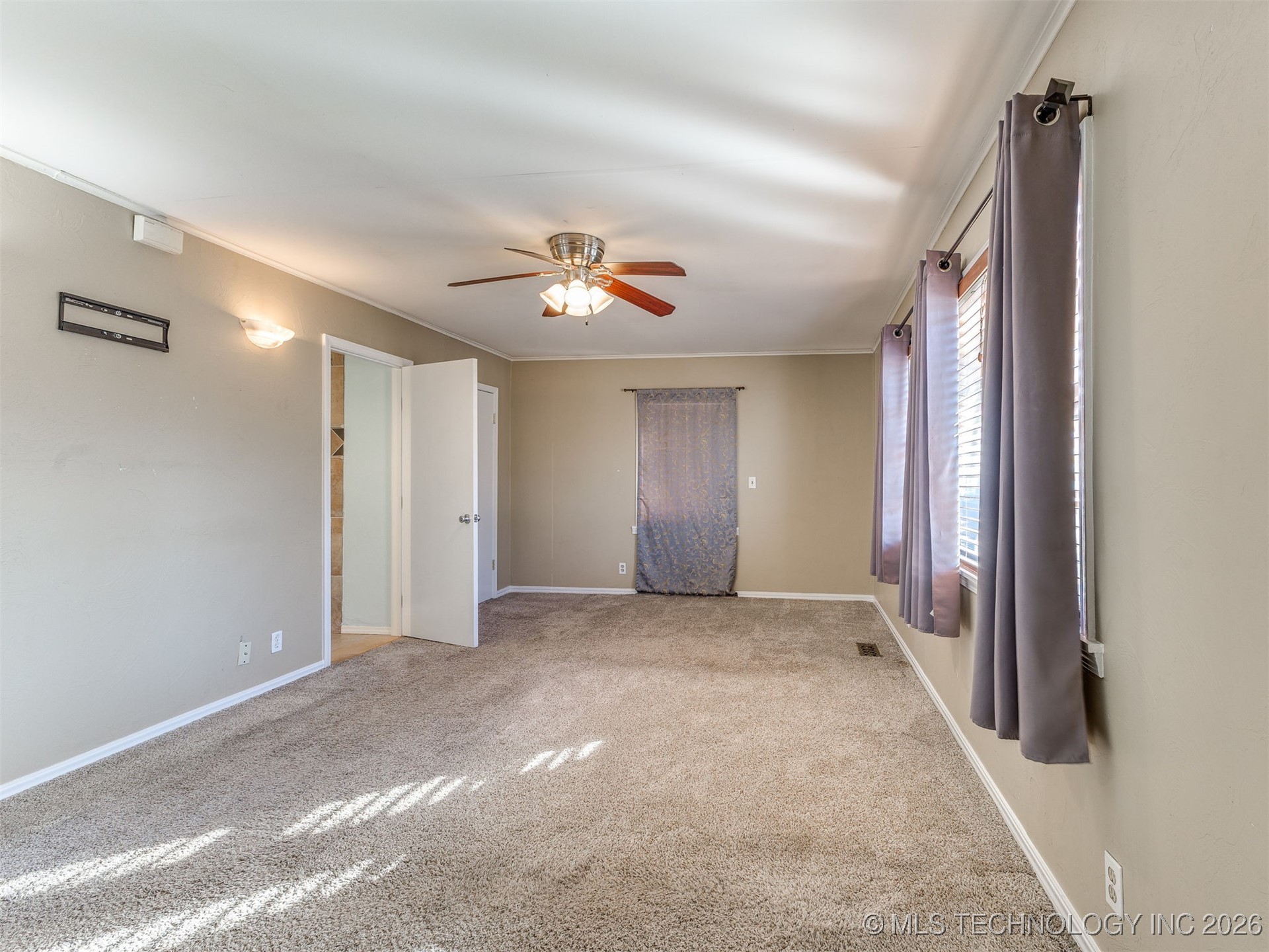 1568 E 60th Street Property Photo 28