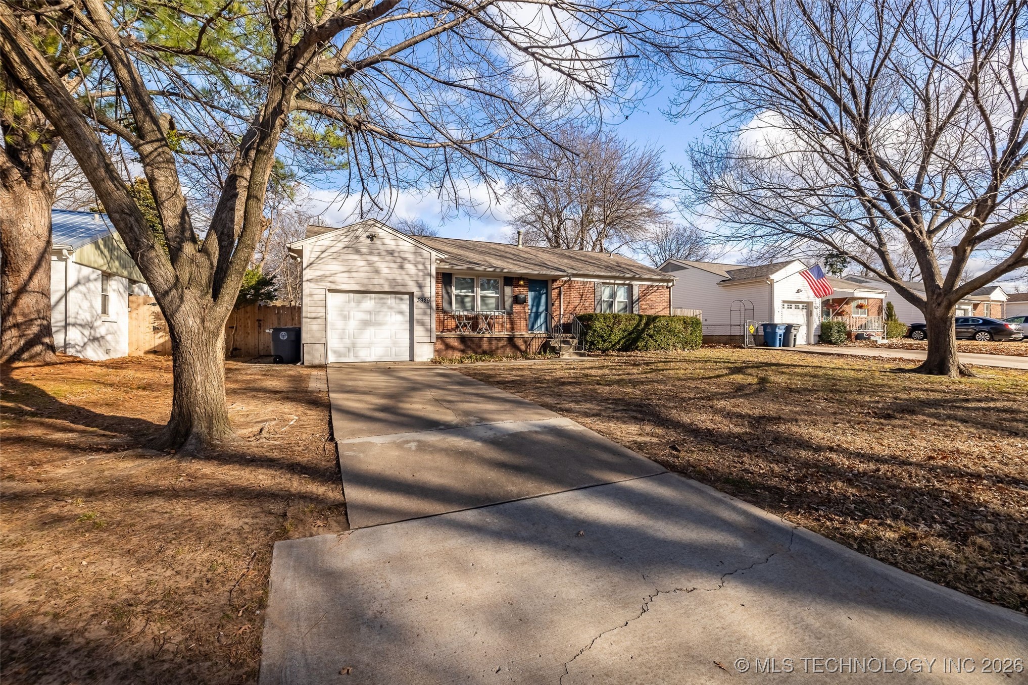 3929 E 38th Street Property Photo 2