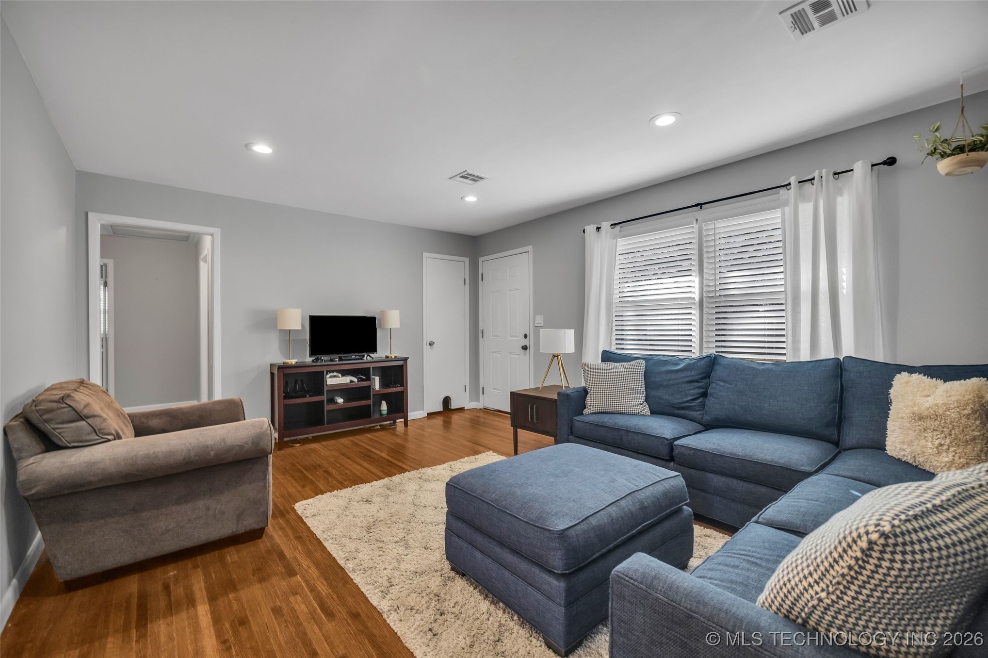 3929 E 38th Street Property Photo 14