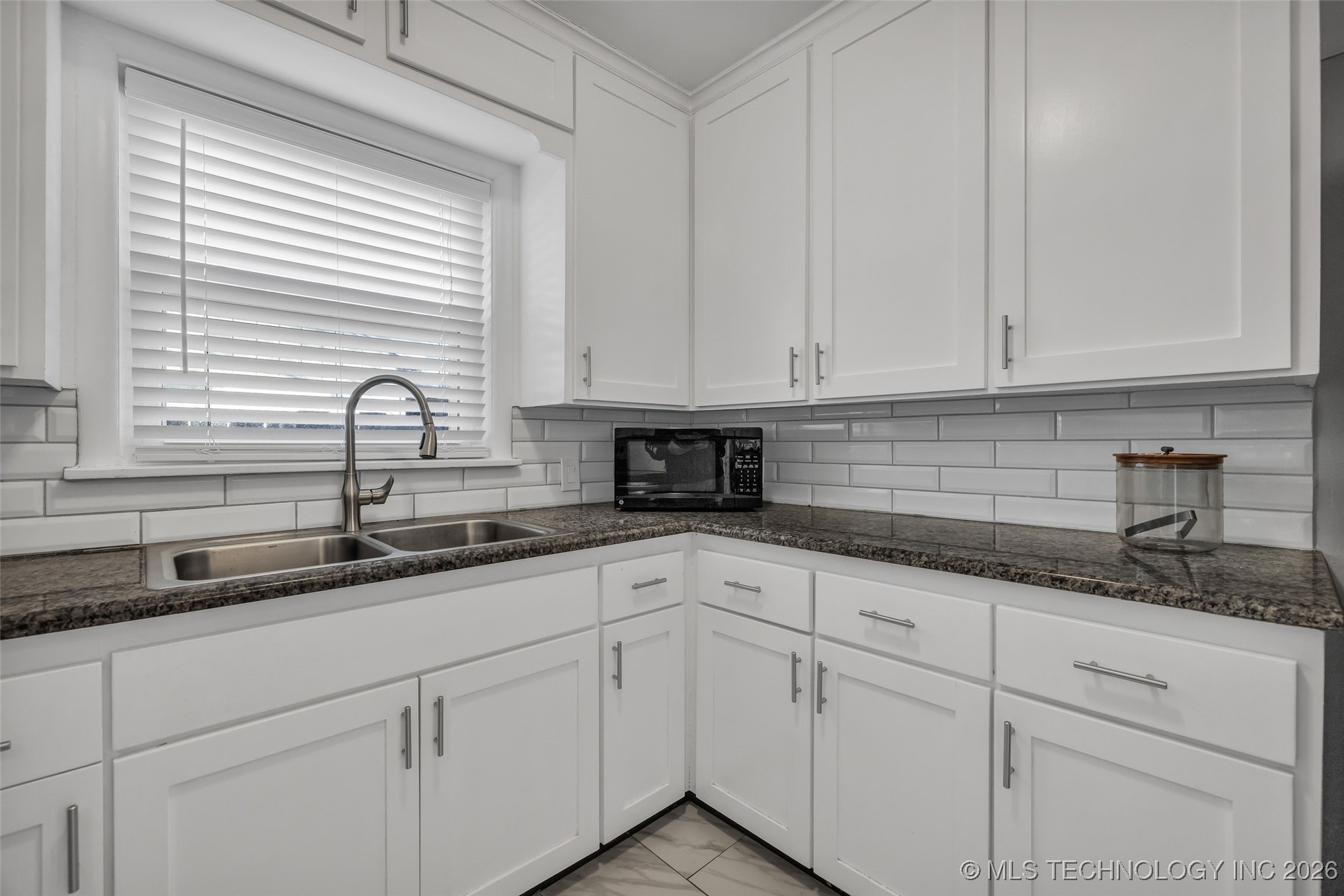 3929 E 38th Street Property Photo 21