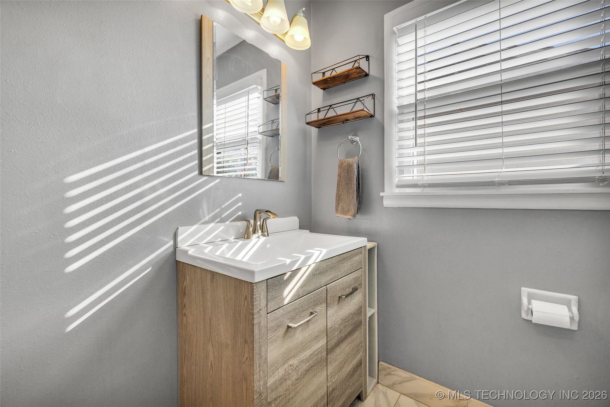 3929 E 38th Street Property Photo 33