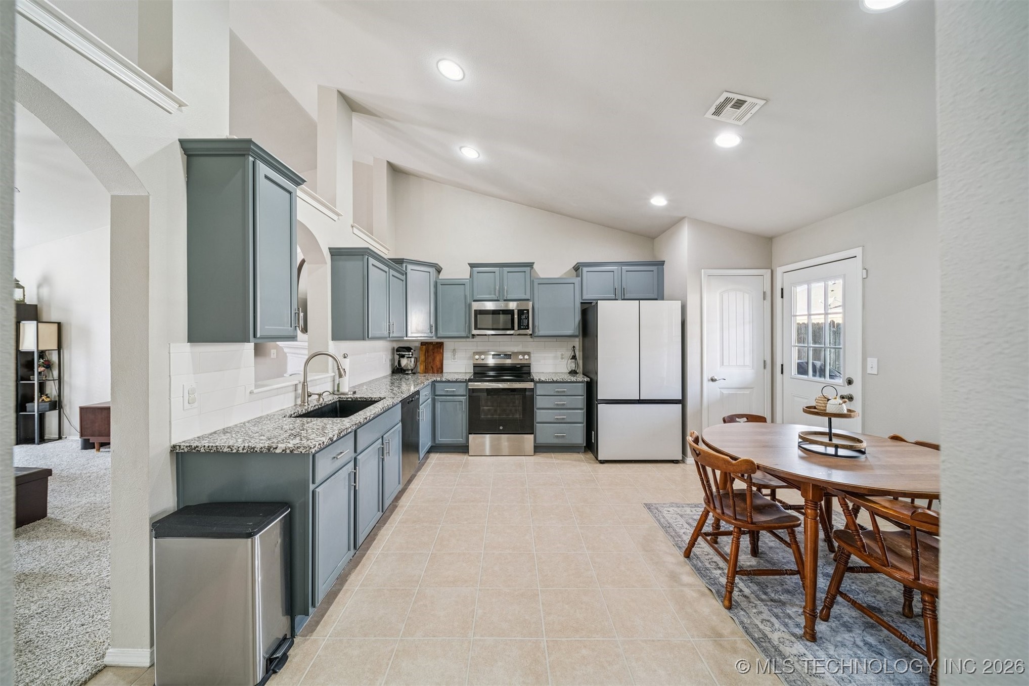 37 E Fairlane Place Property Photo 7