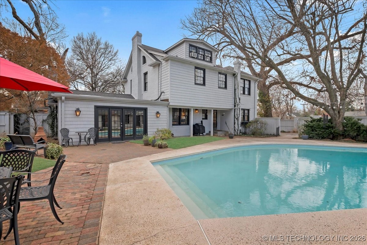 1305 E 27th Street Property Photo 6