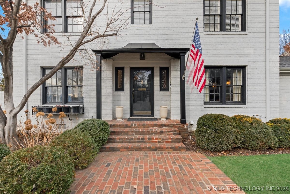 1305 E 27th Street Property Photo 8