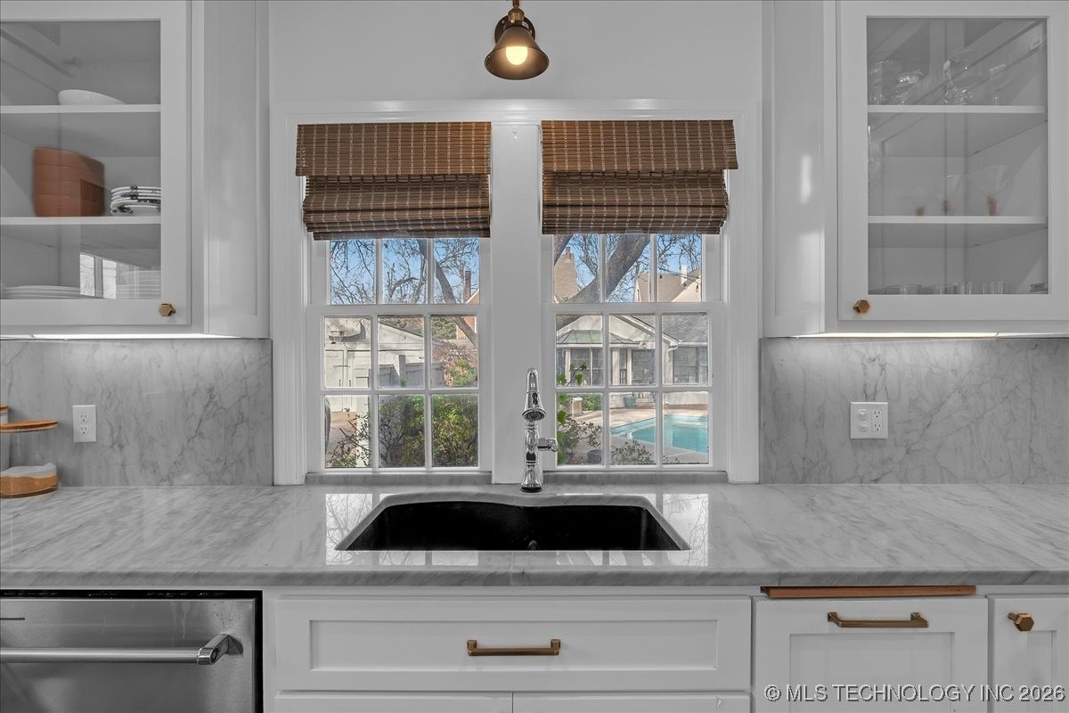 1305 E 27th Street Property Photo 17