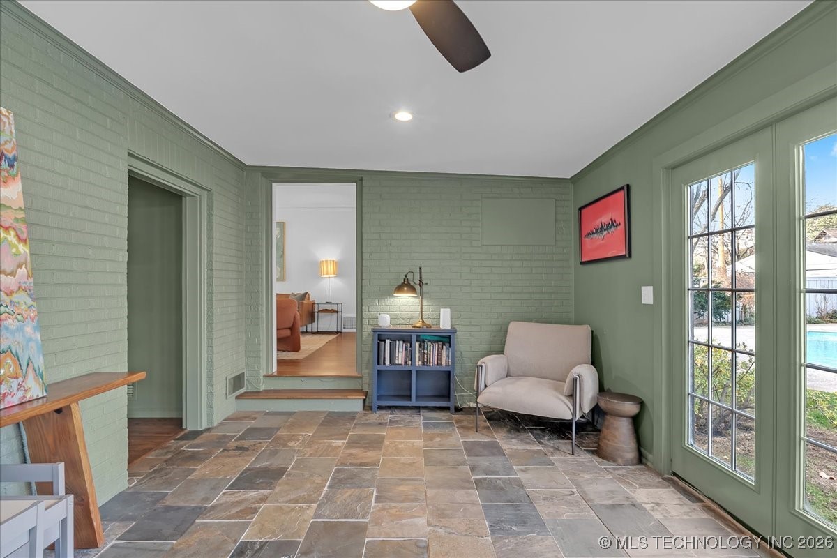 1305 E 27th Street Property Photo 37