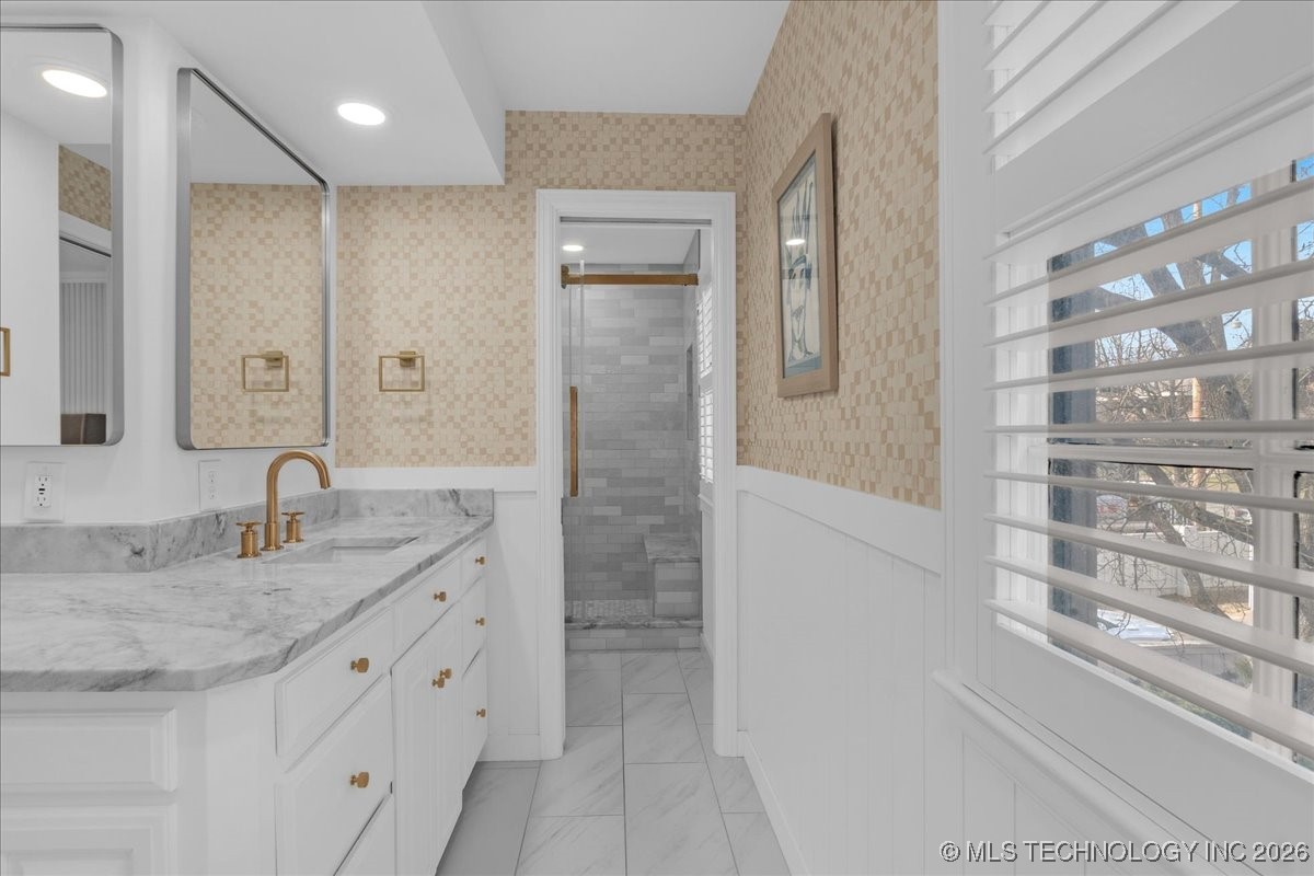 1305 E 27th Street Property Photo 45