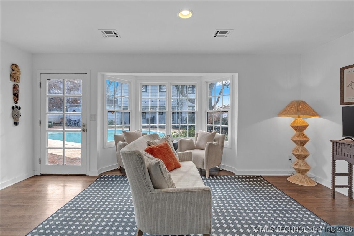 1305 E 27th Street Property Photo 62