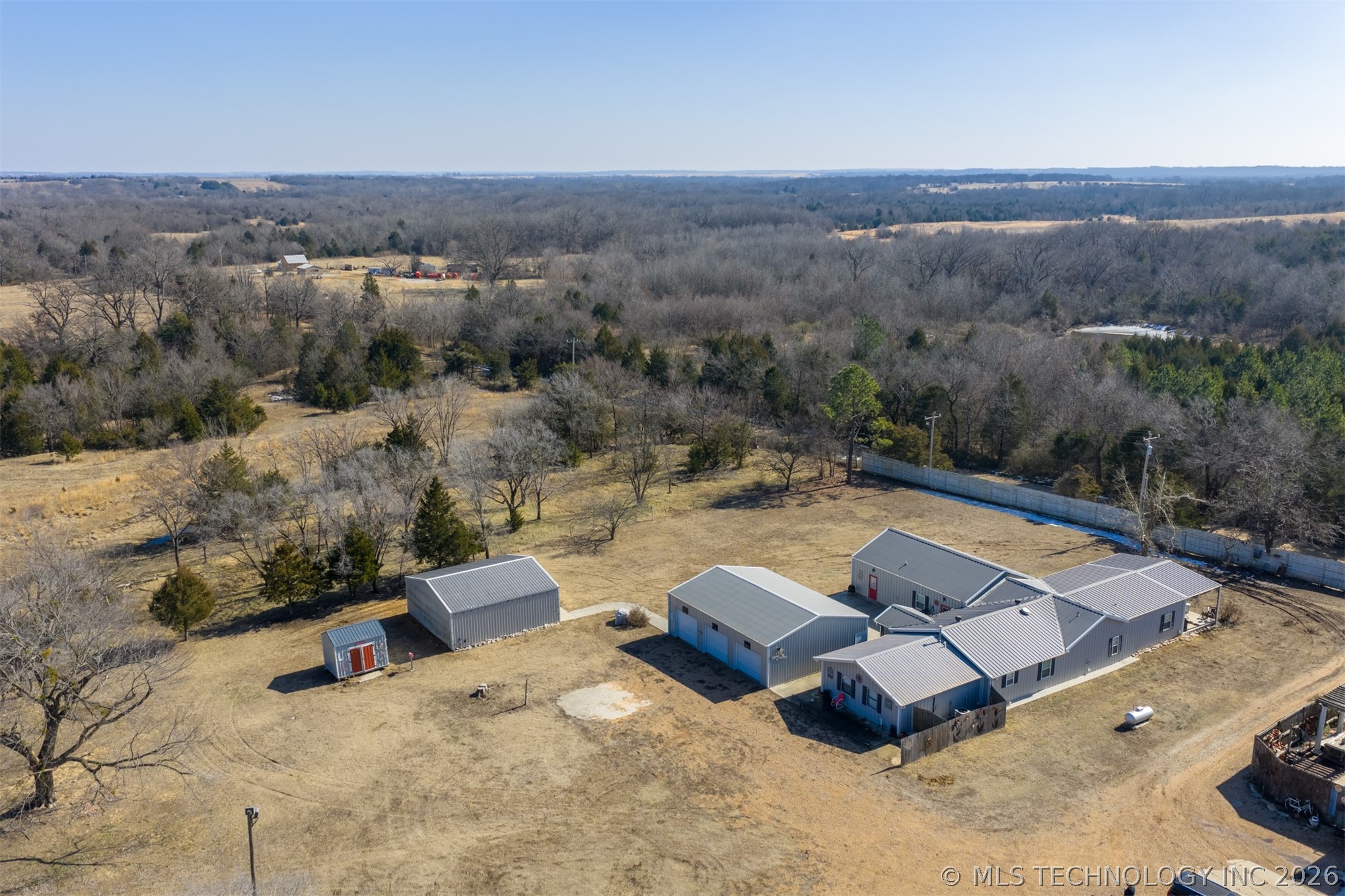 374010 E 1100 Property Photo 1