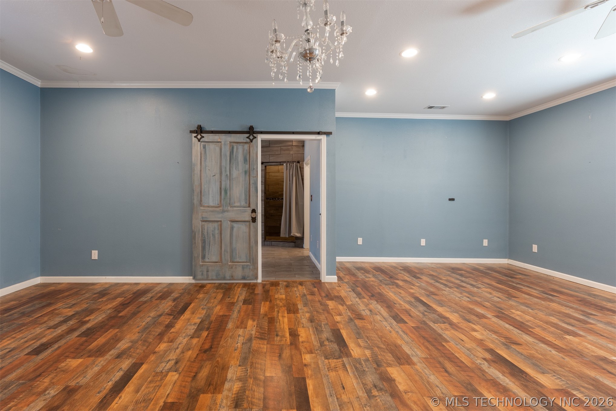 374010 E 1100 Property Photo 18