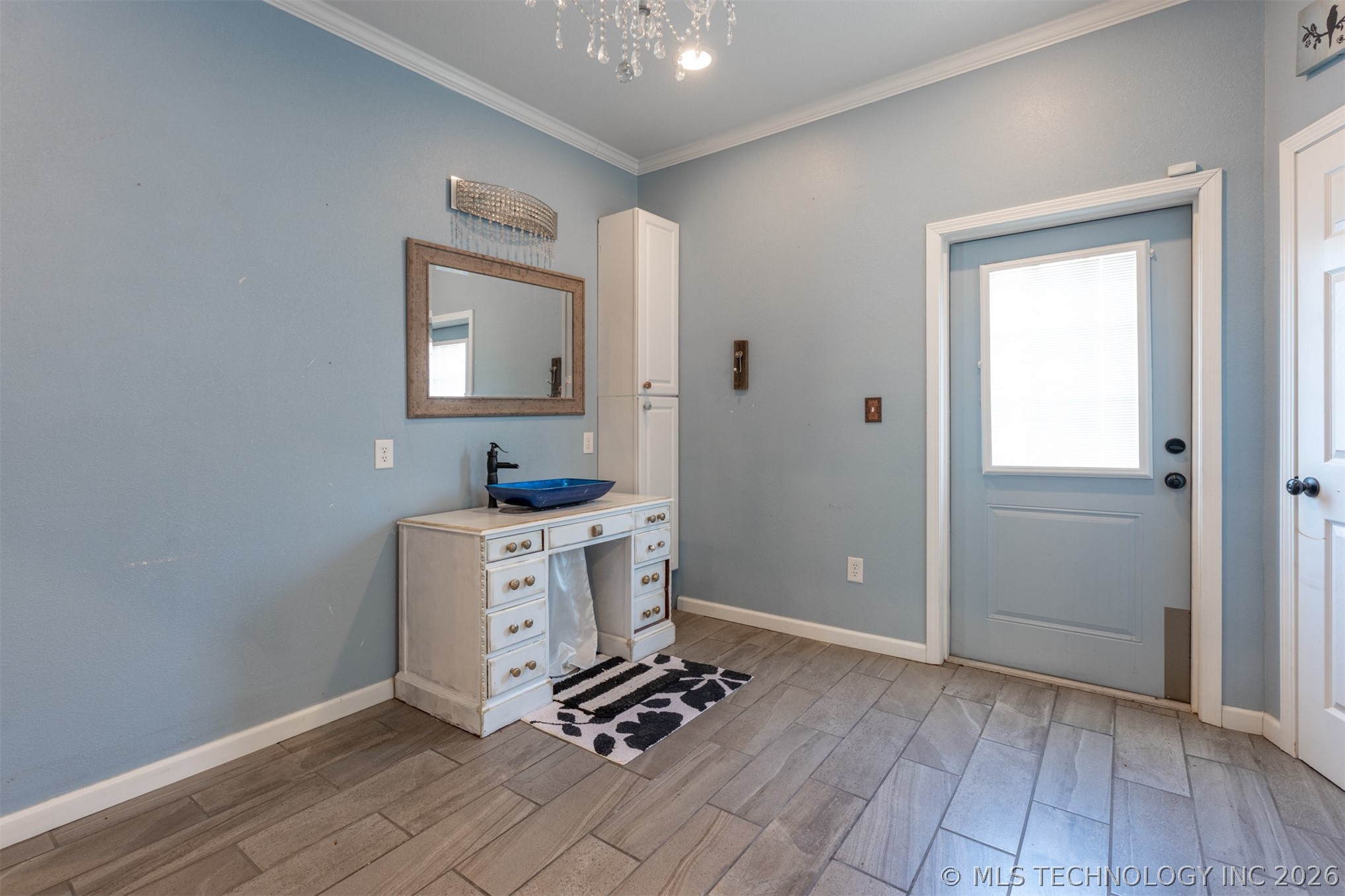 374010 E 1100 Property Photo 20