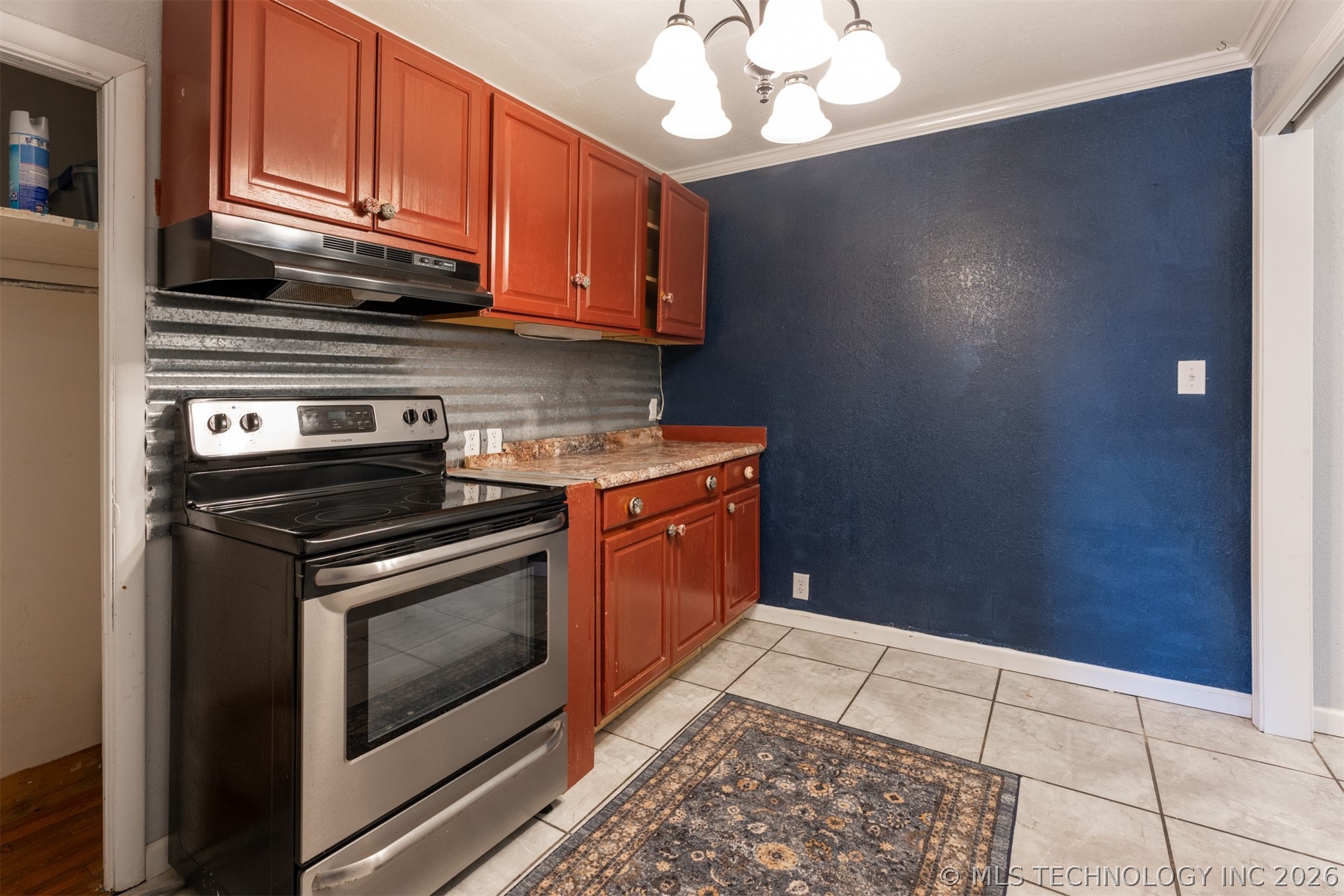 374010 E 1100 Property Photo 25