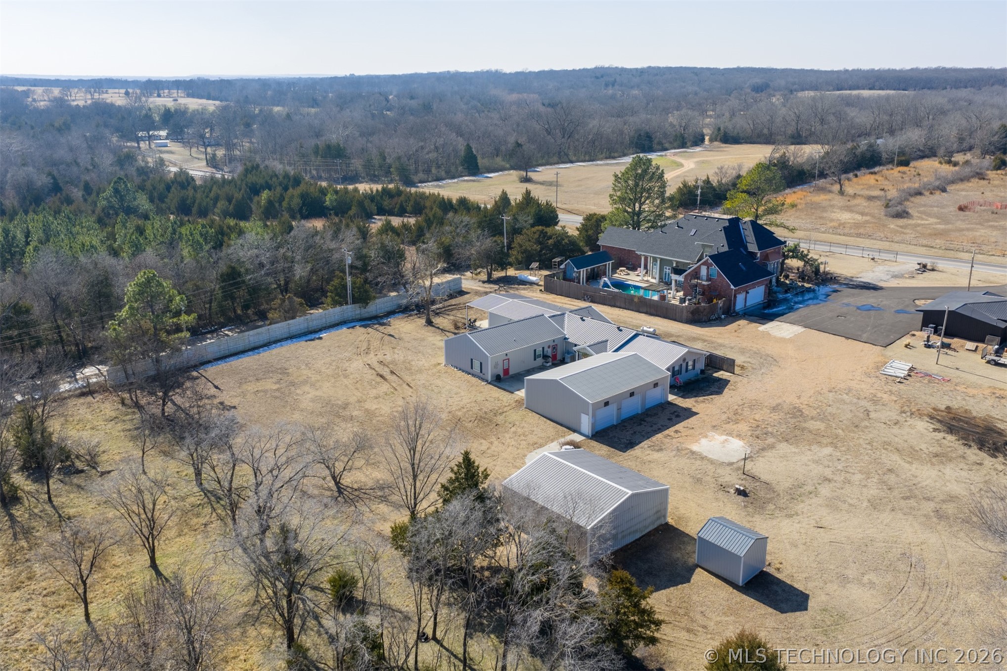 374010 E 1100 Property Photo 30