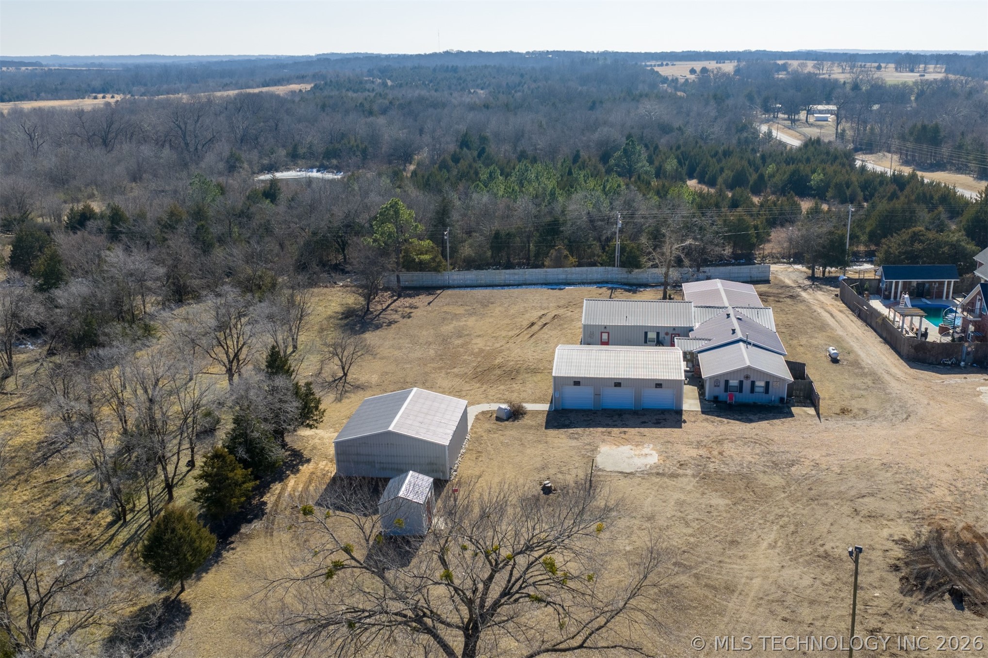 374010 E 1100 Property Photo 31