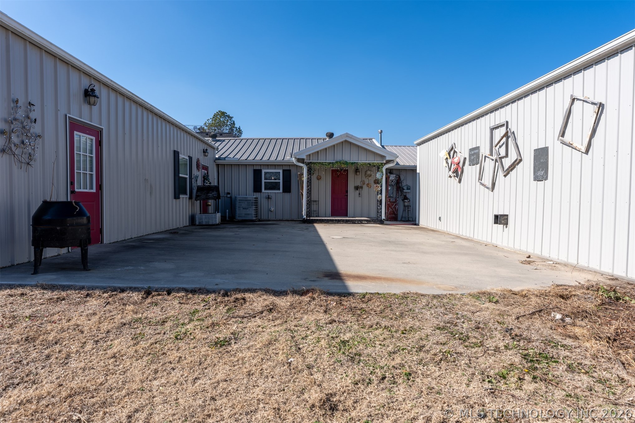 374010 E 1100 Property Photo 39