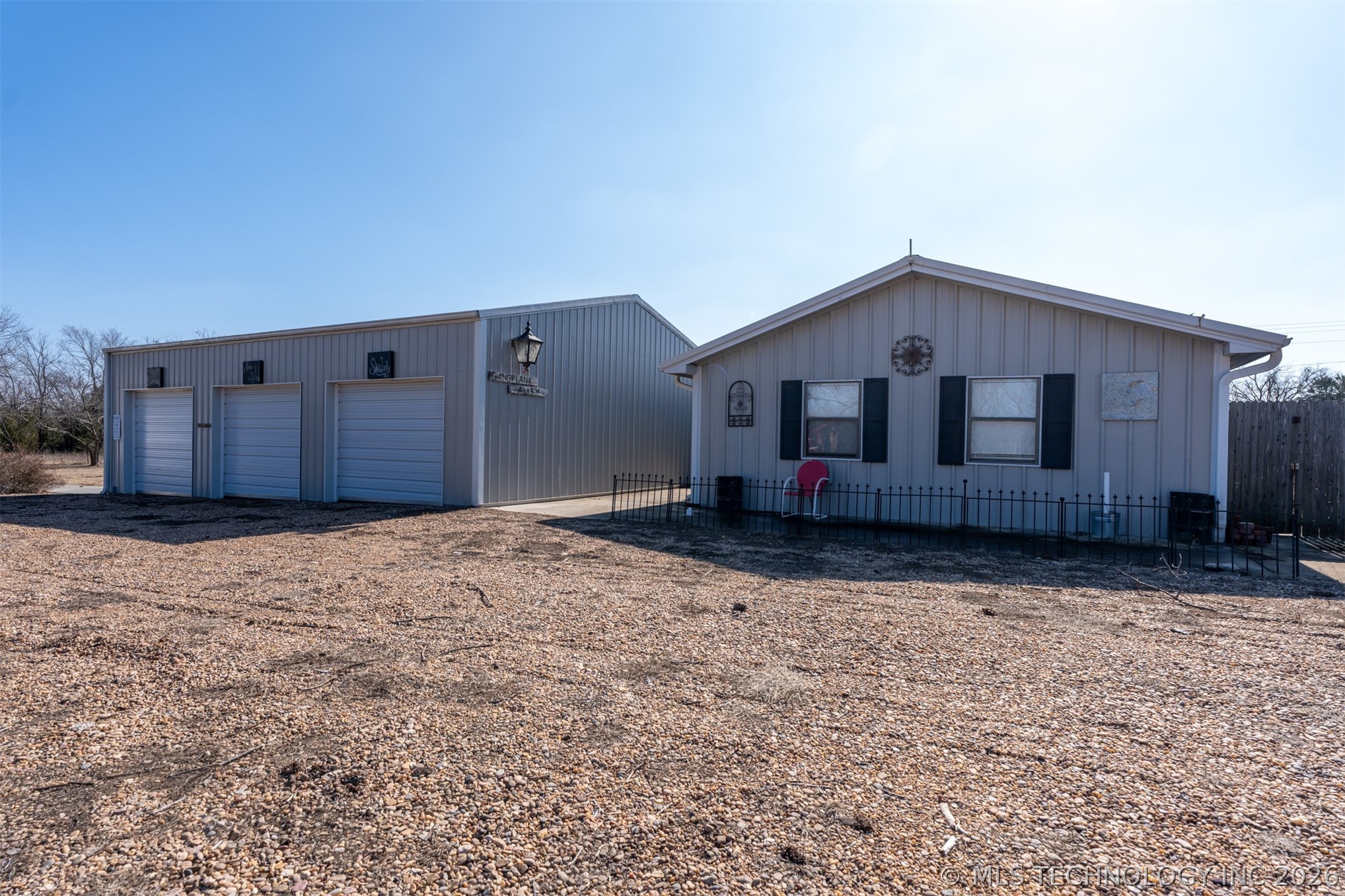 374010 E 1100 Property Photo 41