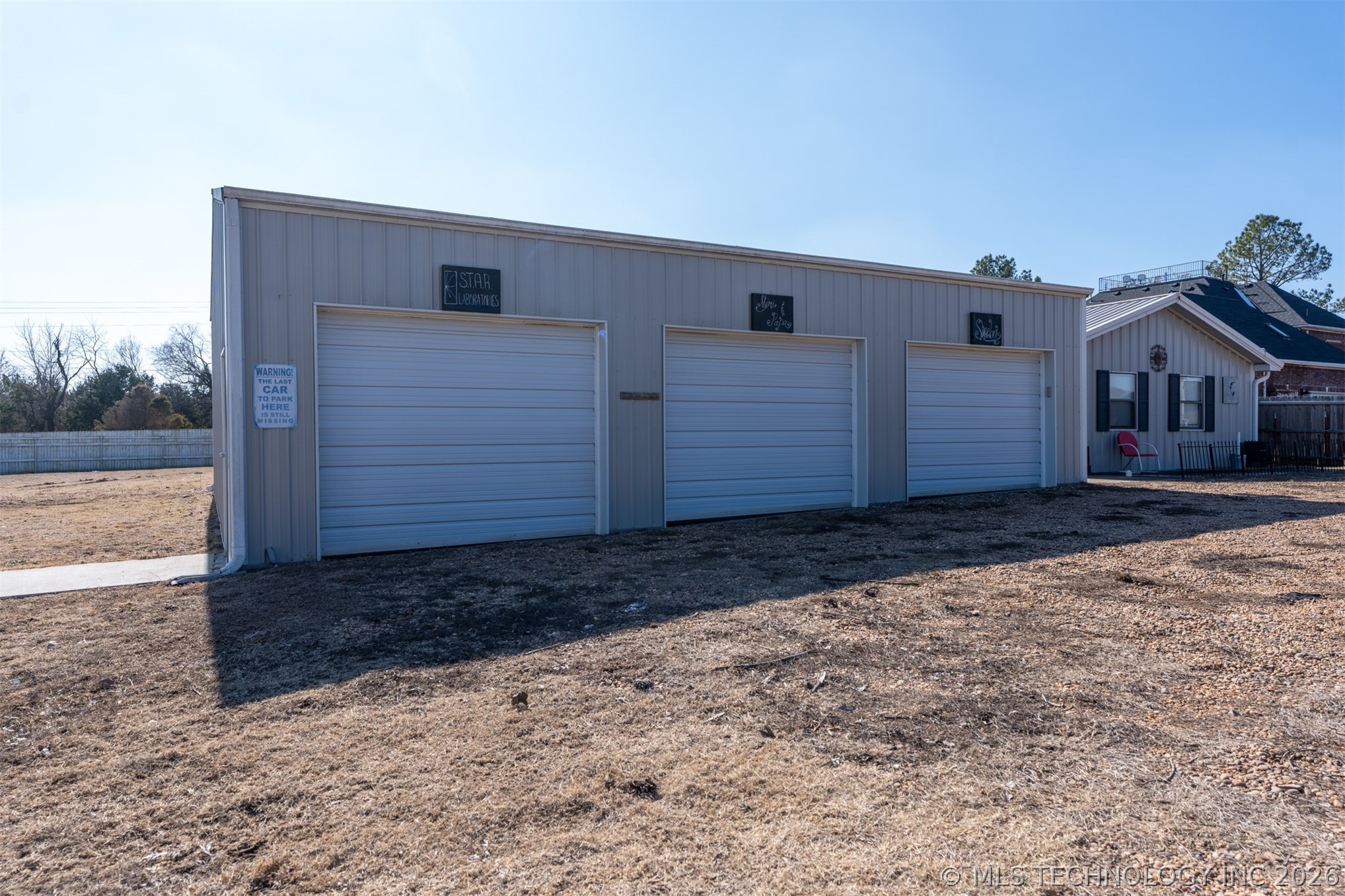 374010 E 1100 Property Photo 42