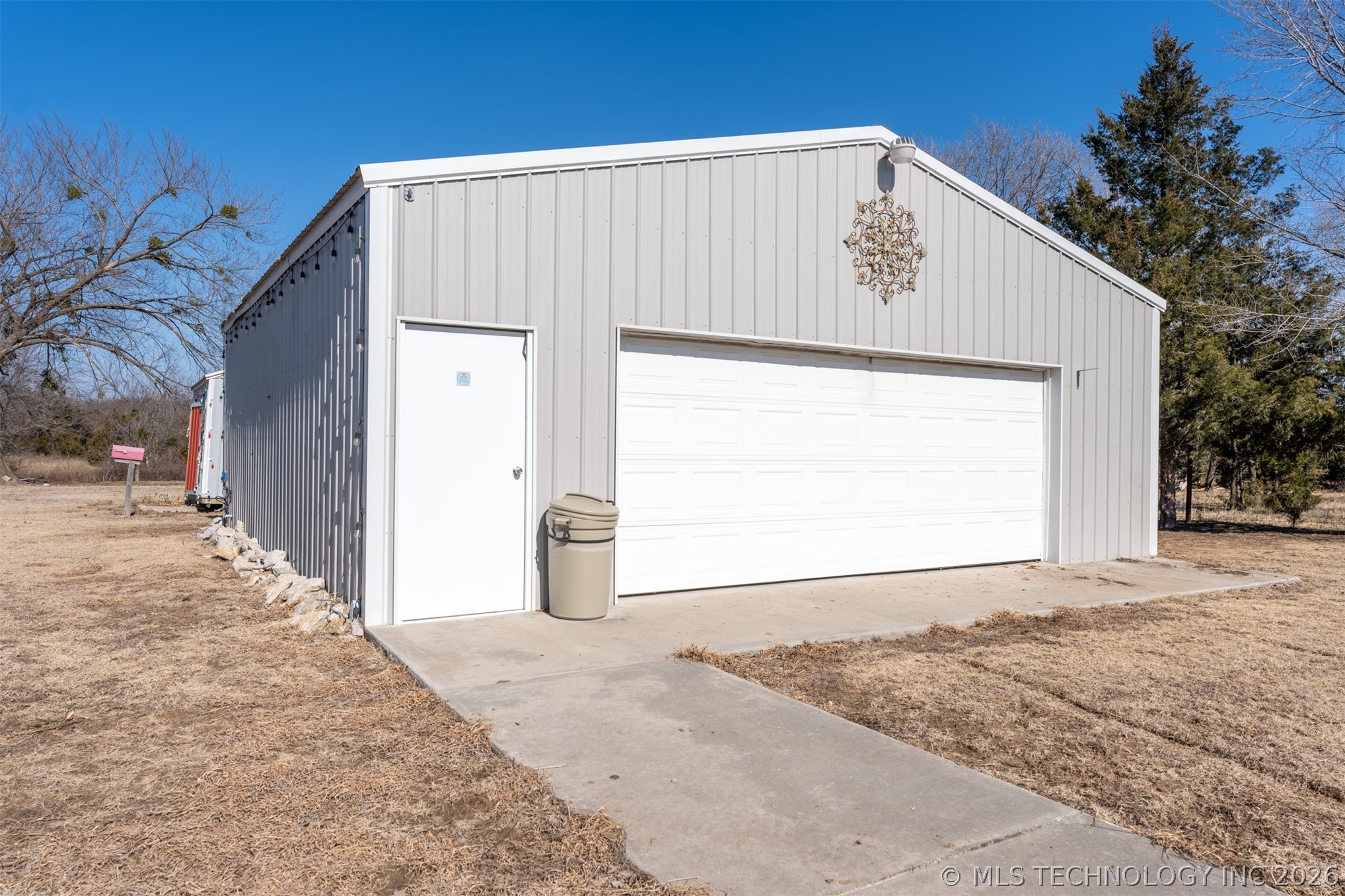 374010 E 1100 Property Photo 45