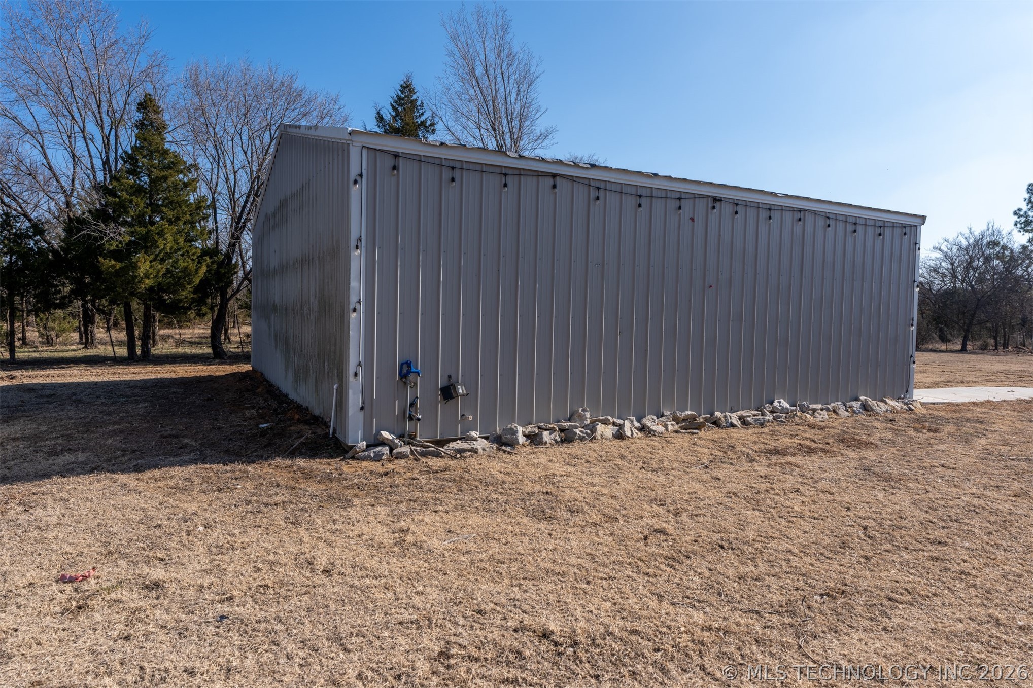 374010 E 1100 Property Photo 46