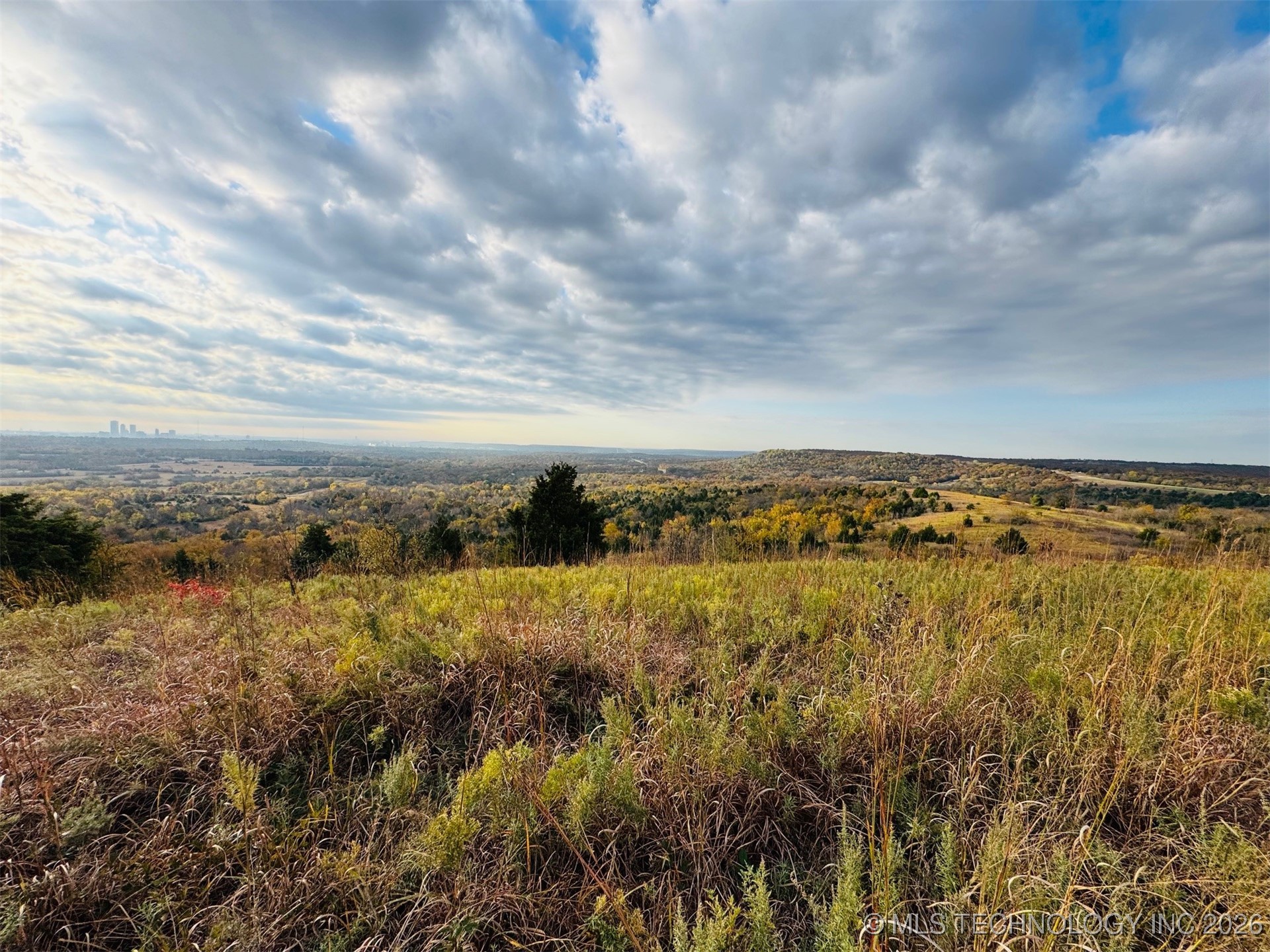 W 31st Street S Property Photo 1
