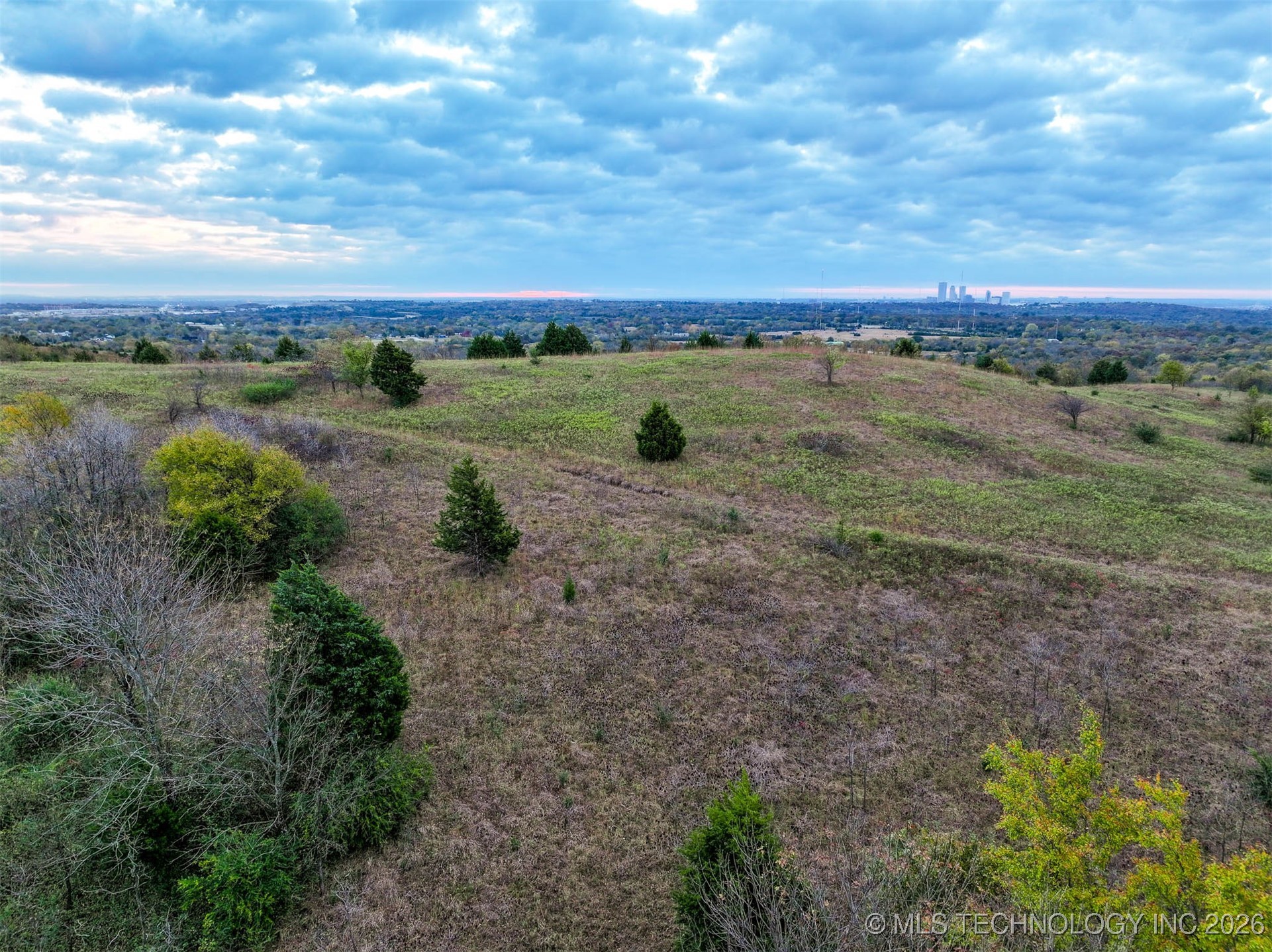 W 31st Street S Property Photo 23