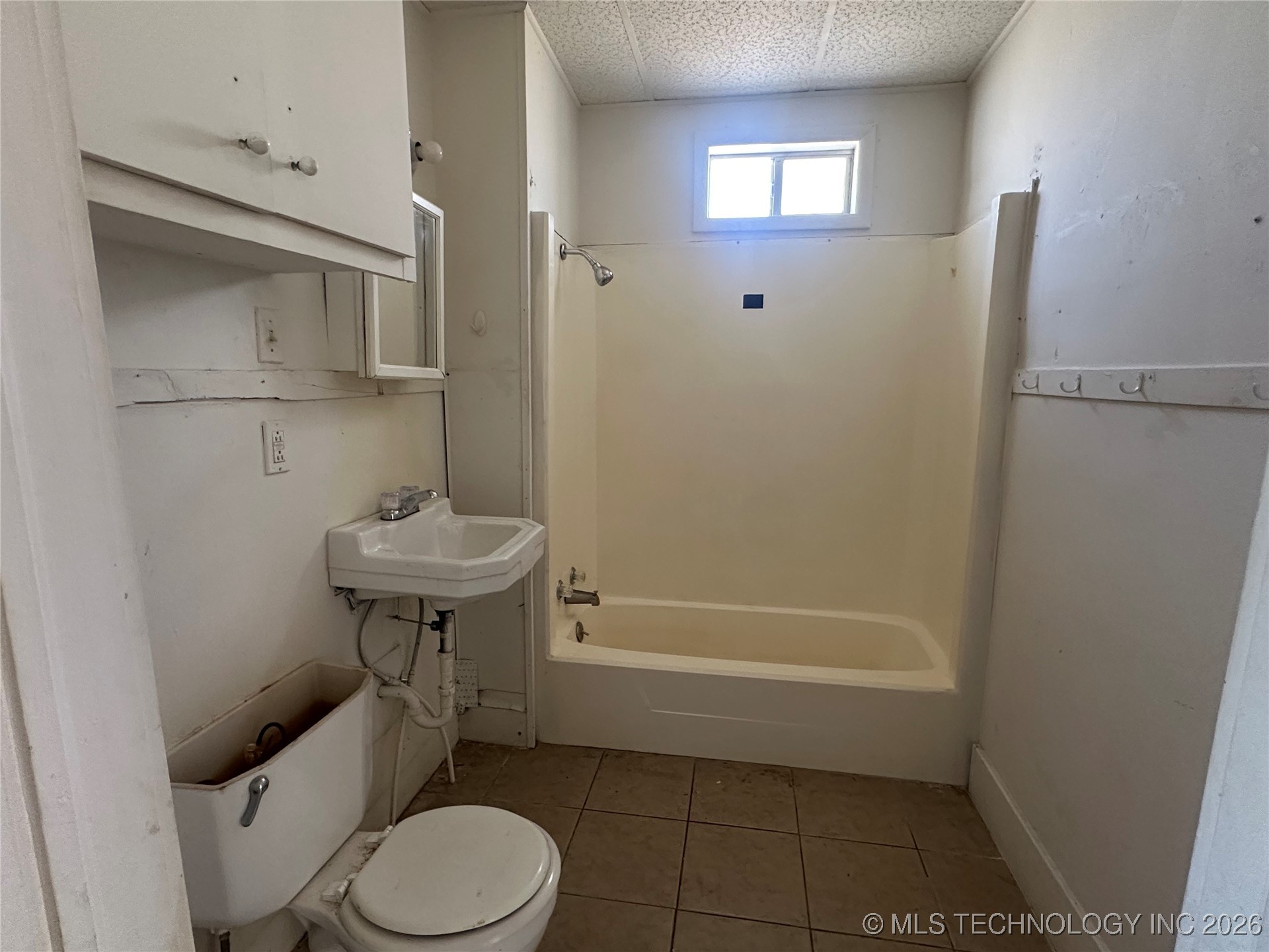 320 S Morton Avenue Property Photo 8