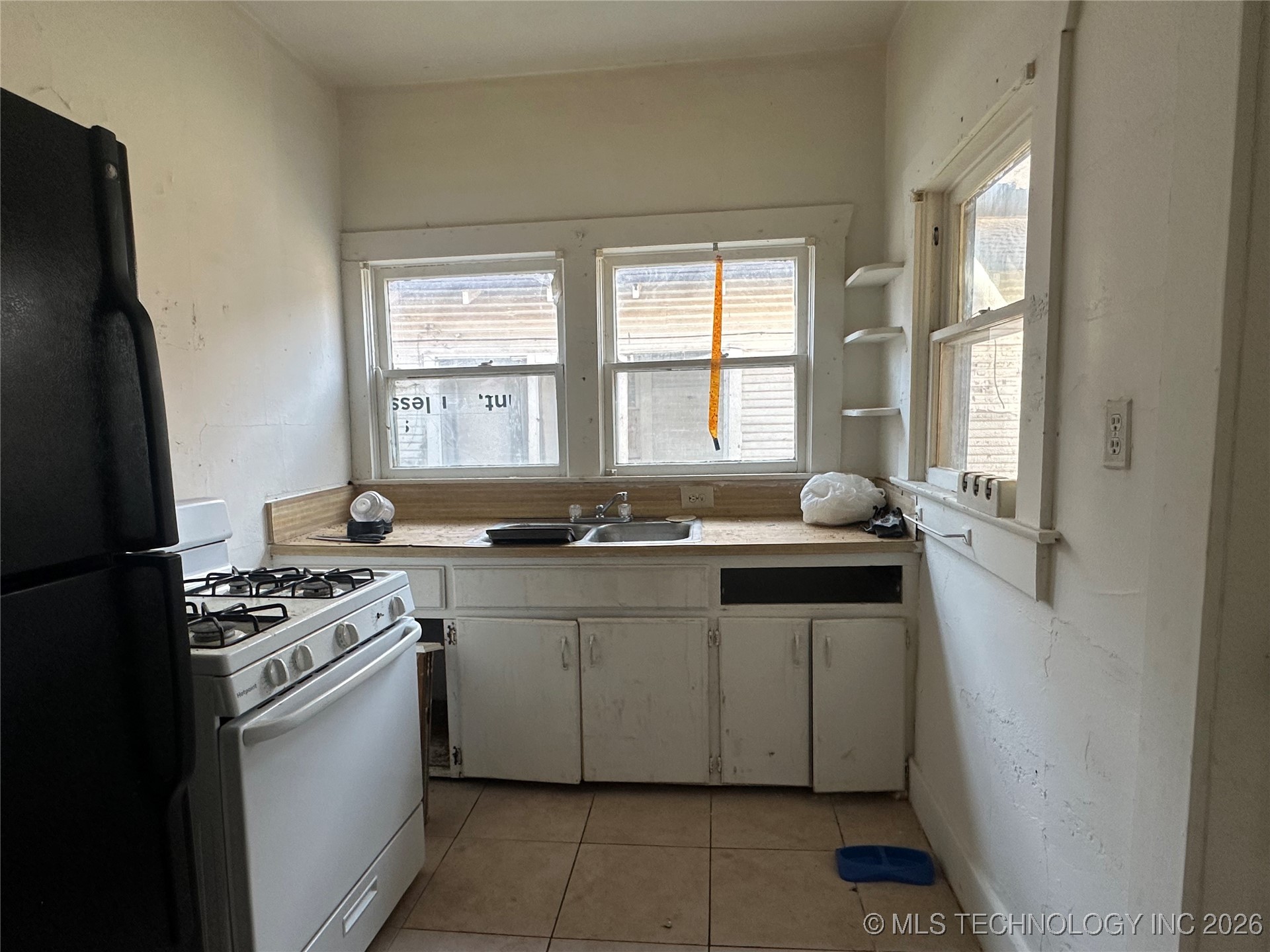 320 S Morton Avenue Property Photo 10