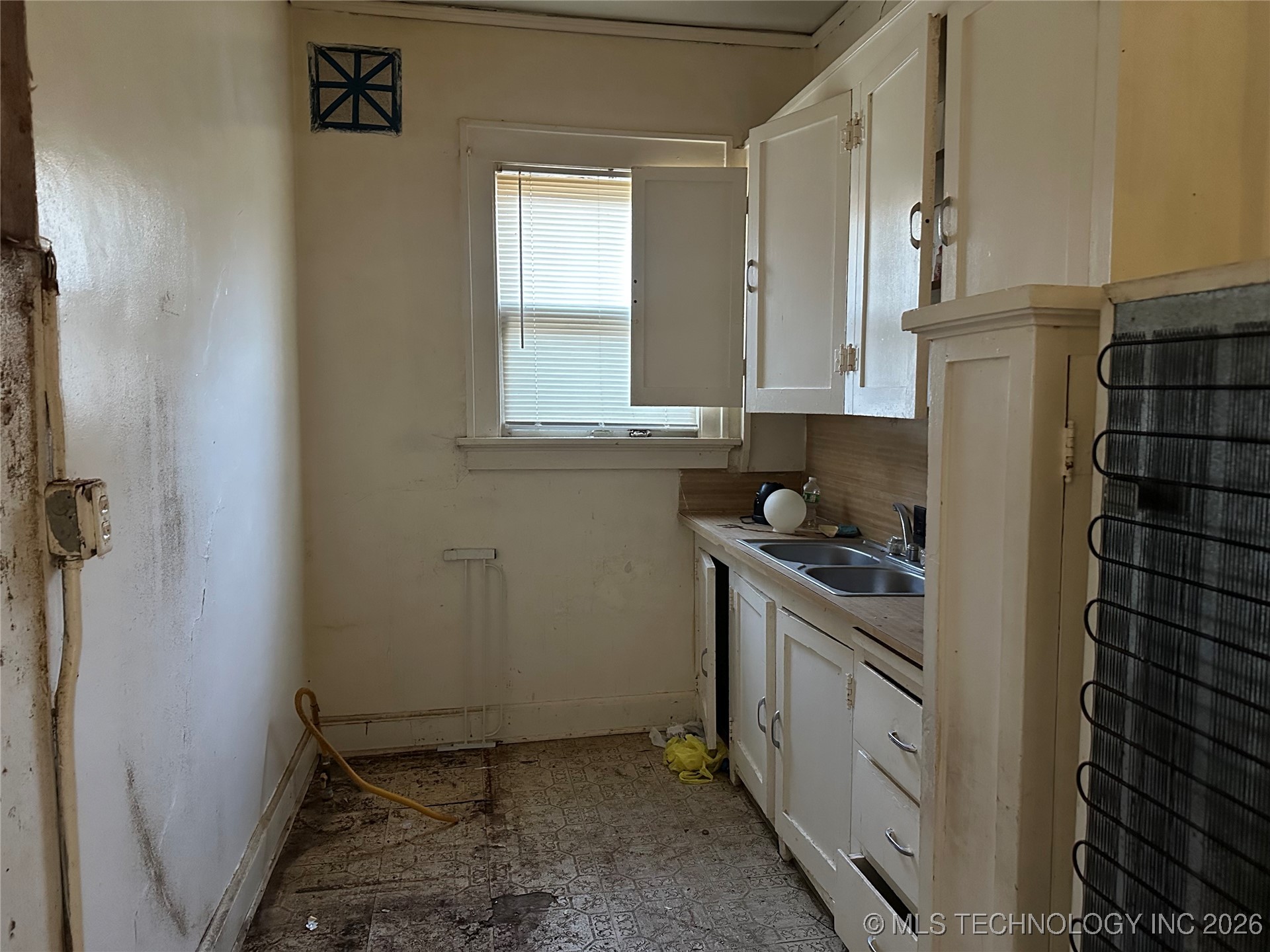 320 S Morton Avenue Property Photo 14