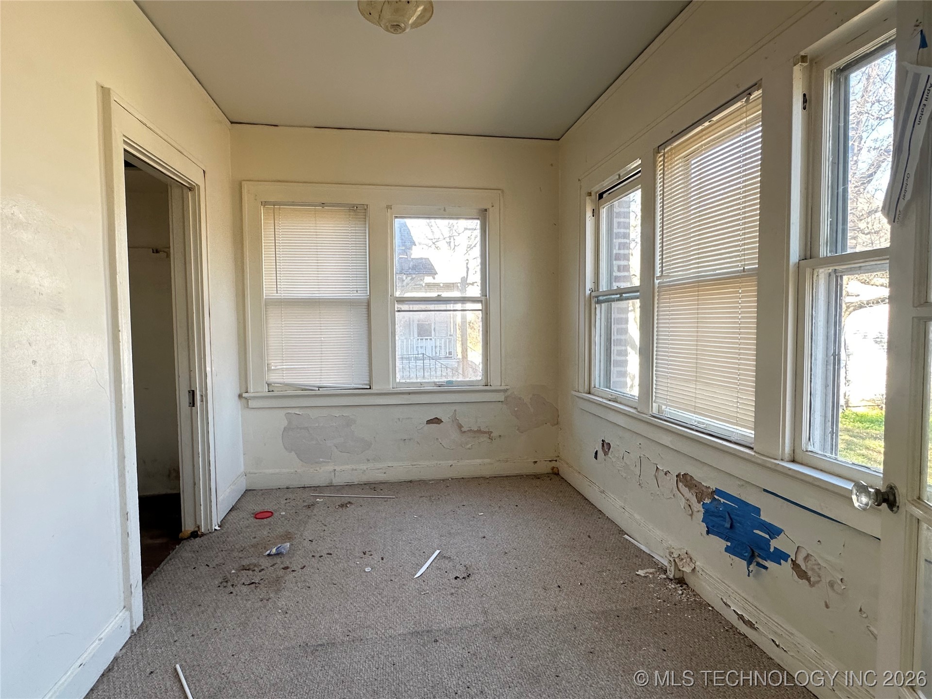 320 S Morton Avenue Property Photo 18