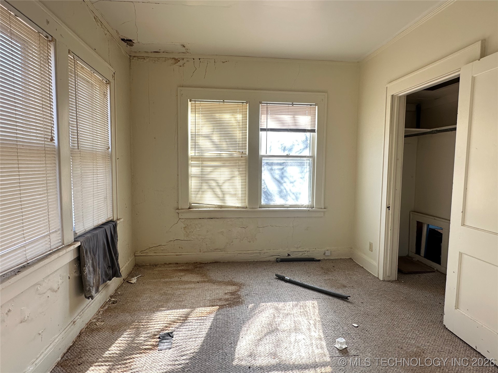 320 S Morton Avenue Property Photo 20