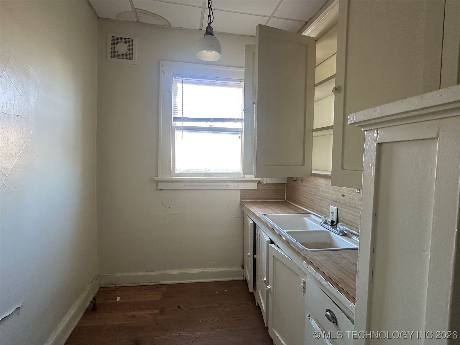 320 S Morton Avenue Property Photo 22