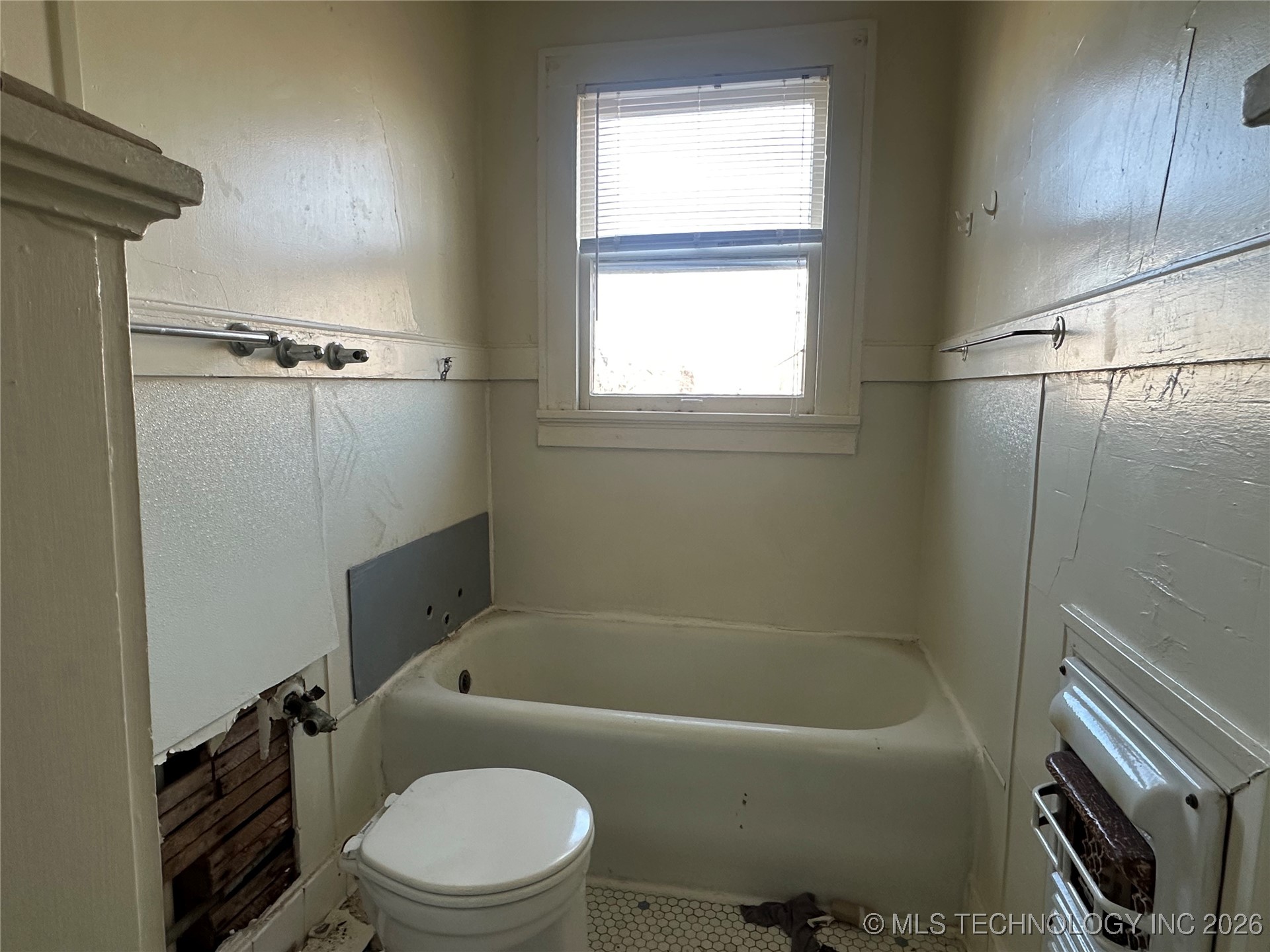 320 S Morton Avenue Property Photo 24