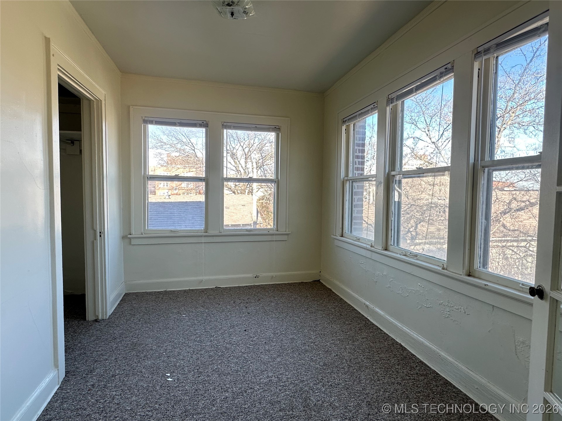 320 S Morton Avenue Property Photo 25