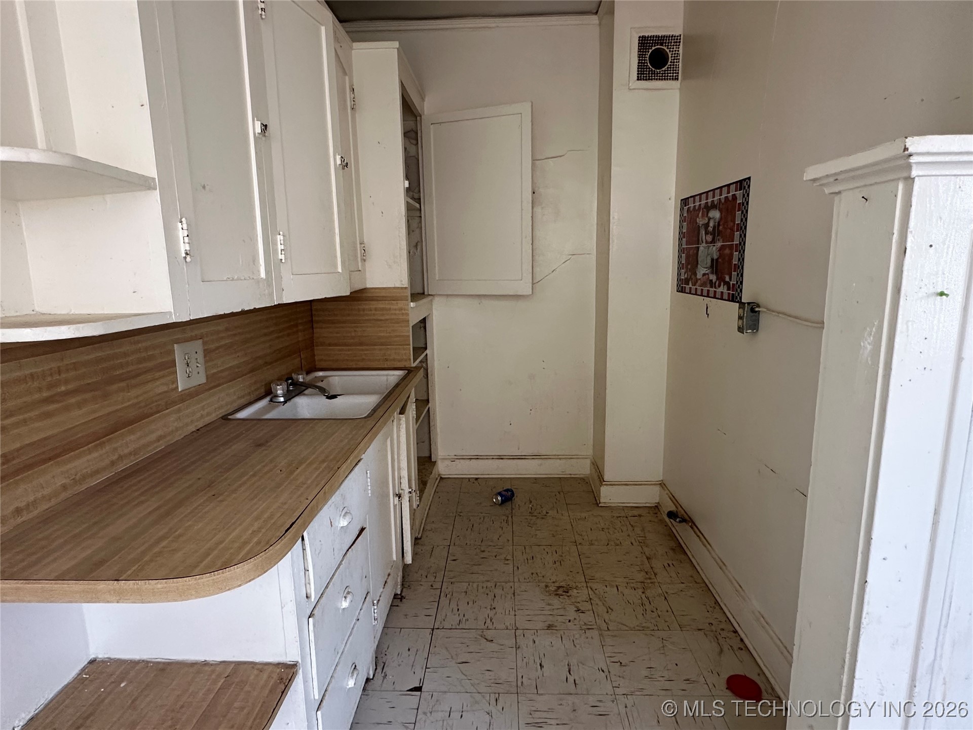 320 S Morton Avenue Property Photo 29