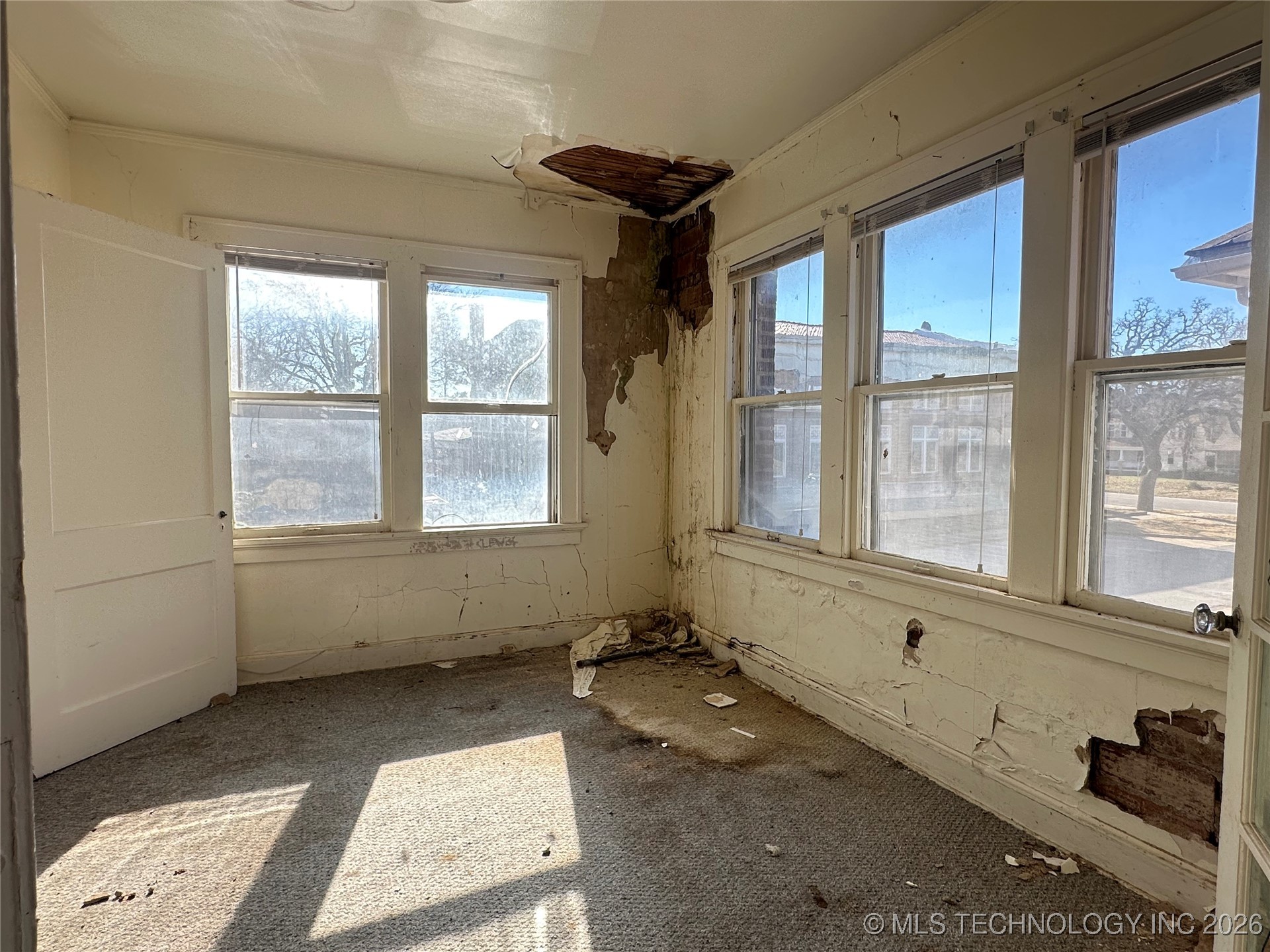 320 S Morton Avenue Property Photo 31