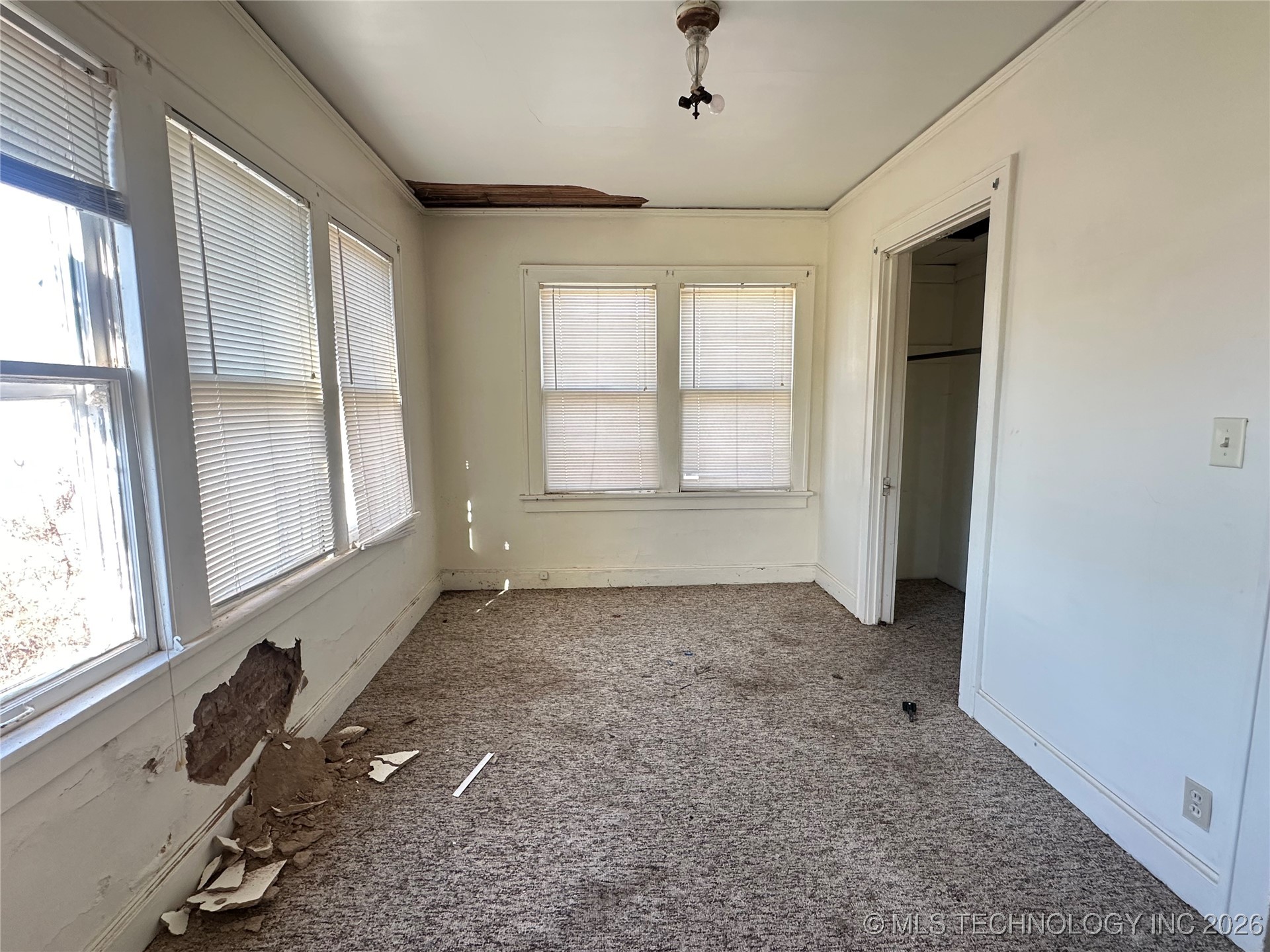 320 S Morton Avenue Property Photo 34