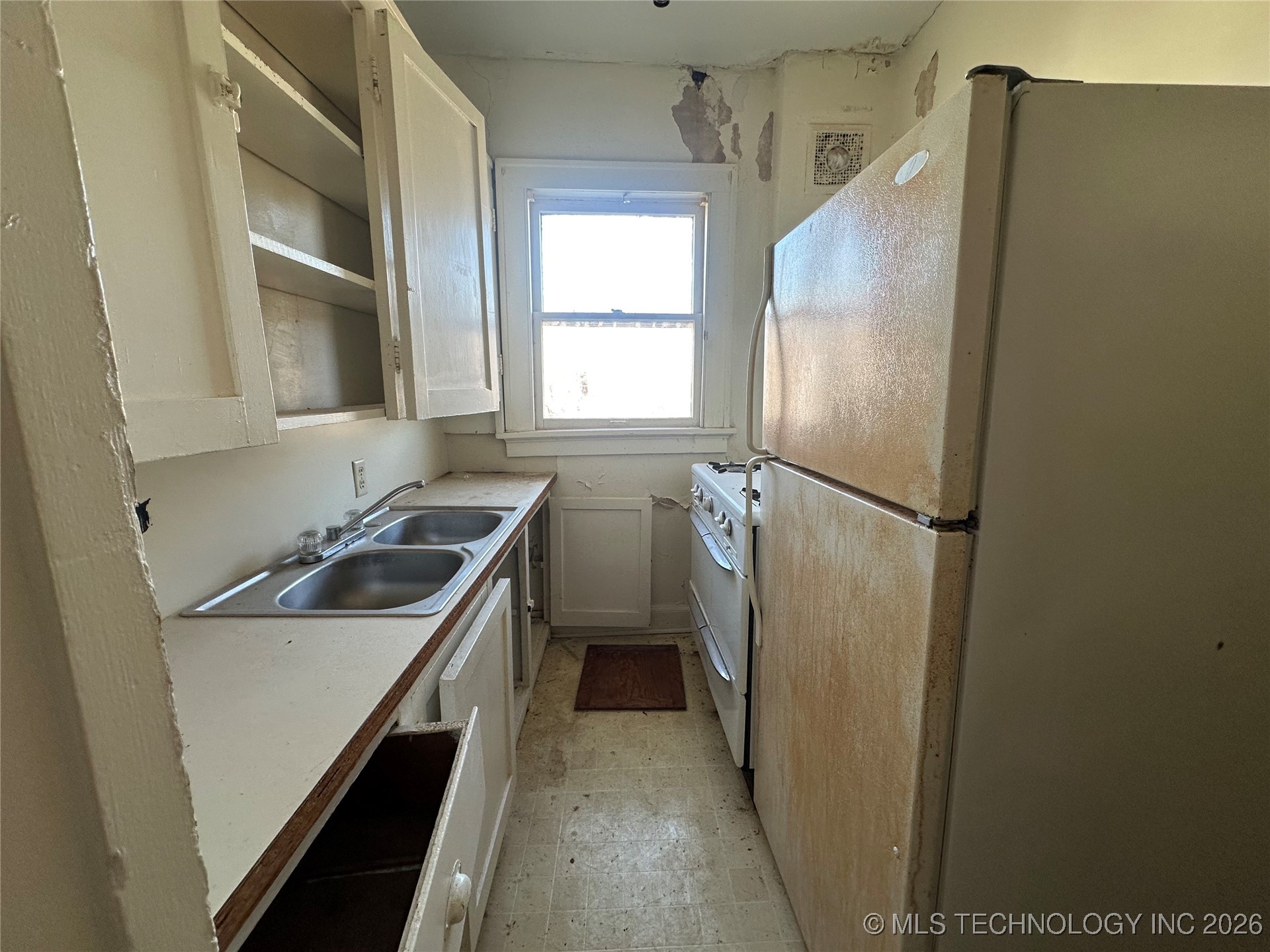 320 S Morton Avenue Property Photo 37