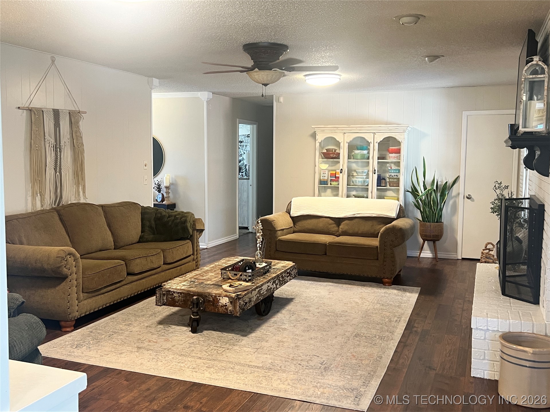 1901 Mockingbird Property Photo 6