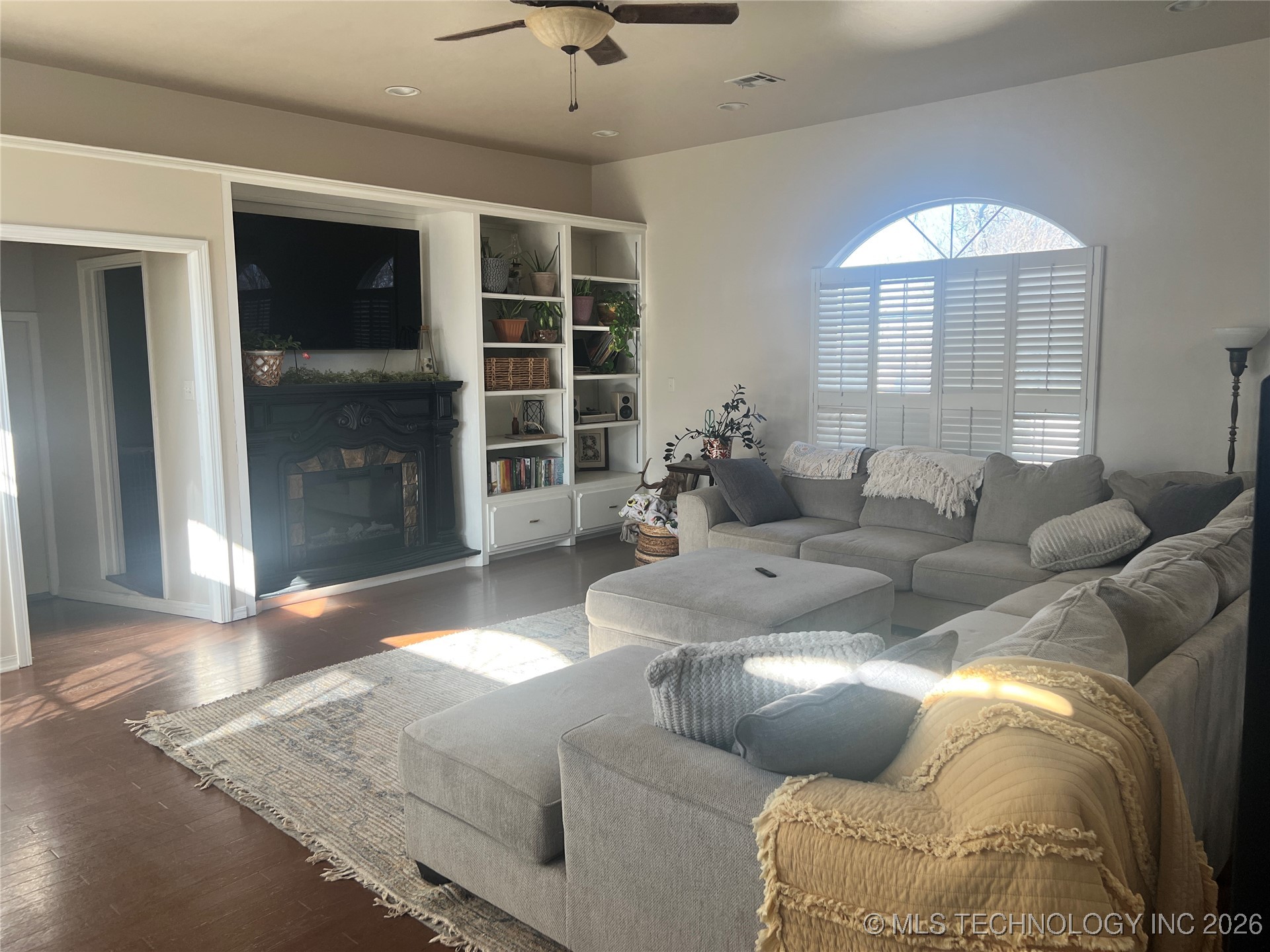 1901 Mockingbird Property Photo 12