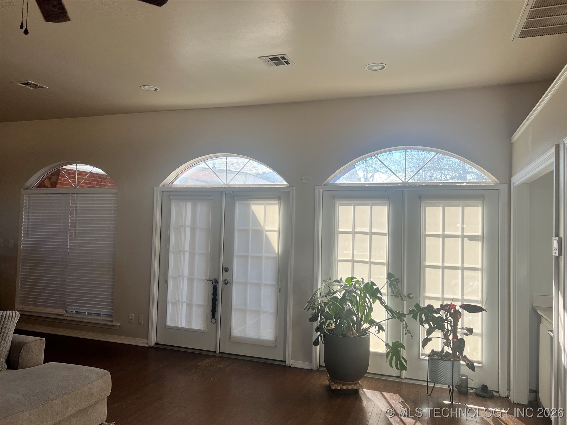 1901 Mockingbird Property Photo 14